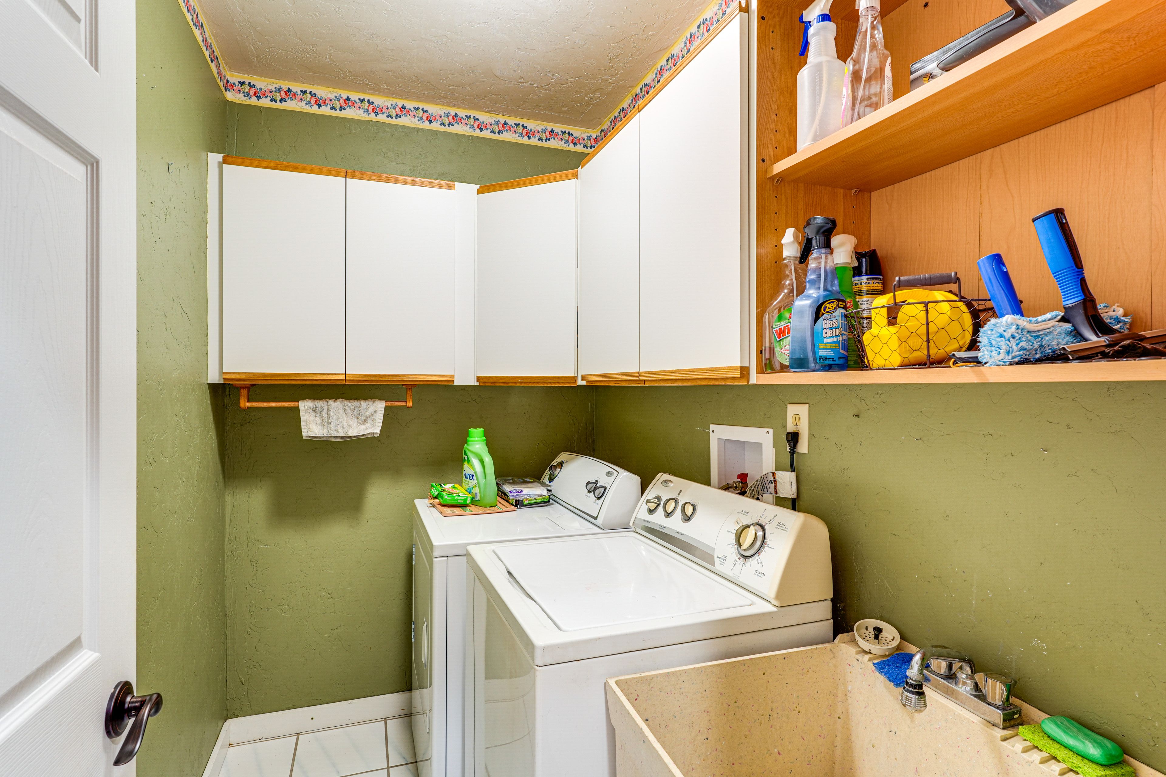 Laundry | Iron/Board