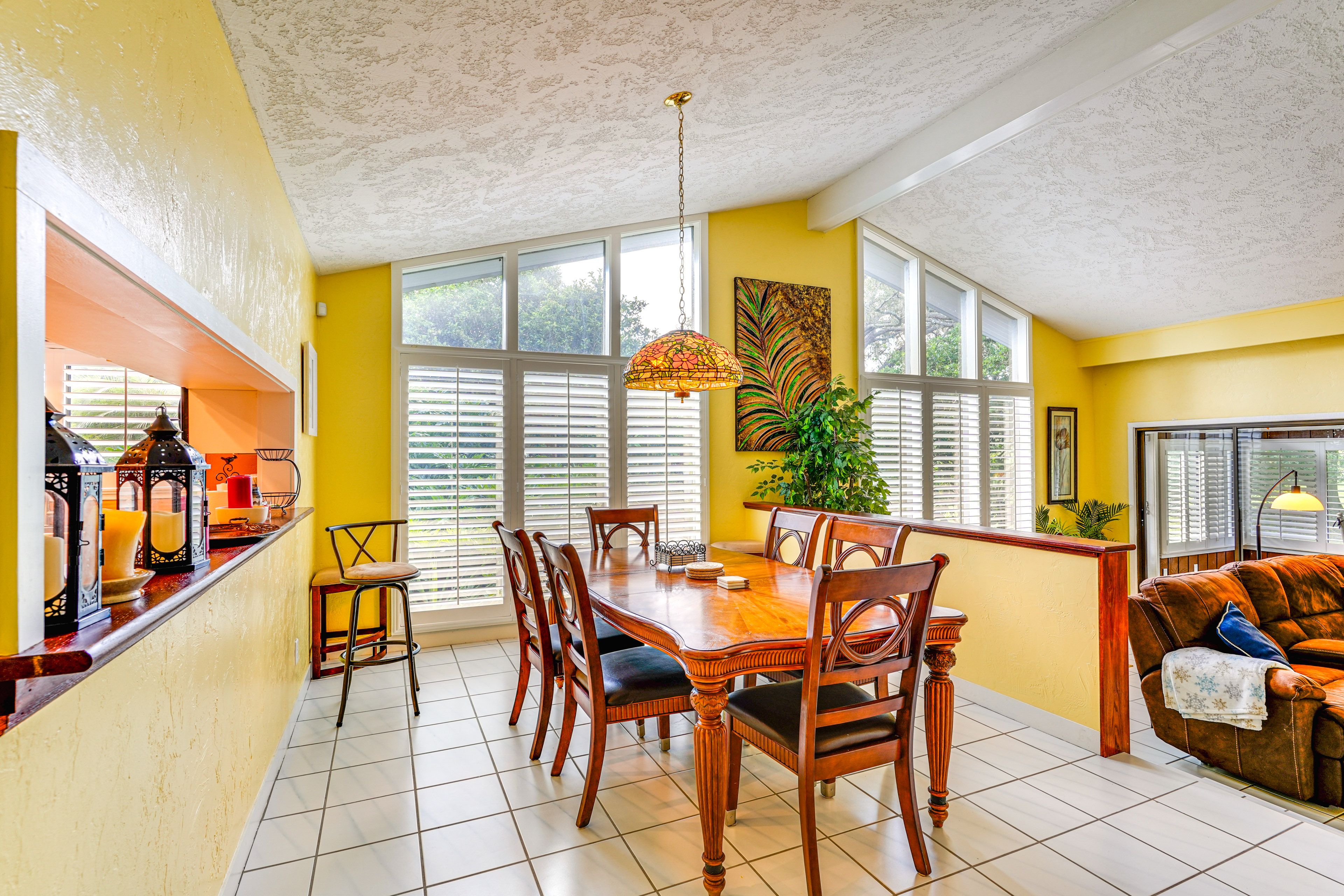 Dining Area | Dishware/Flatware
