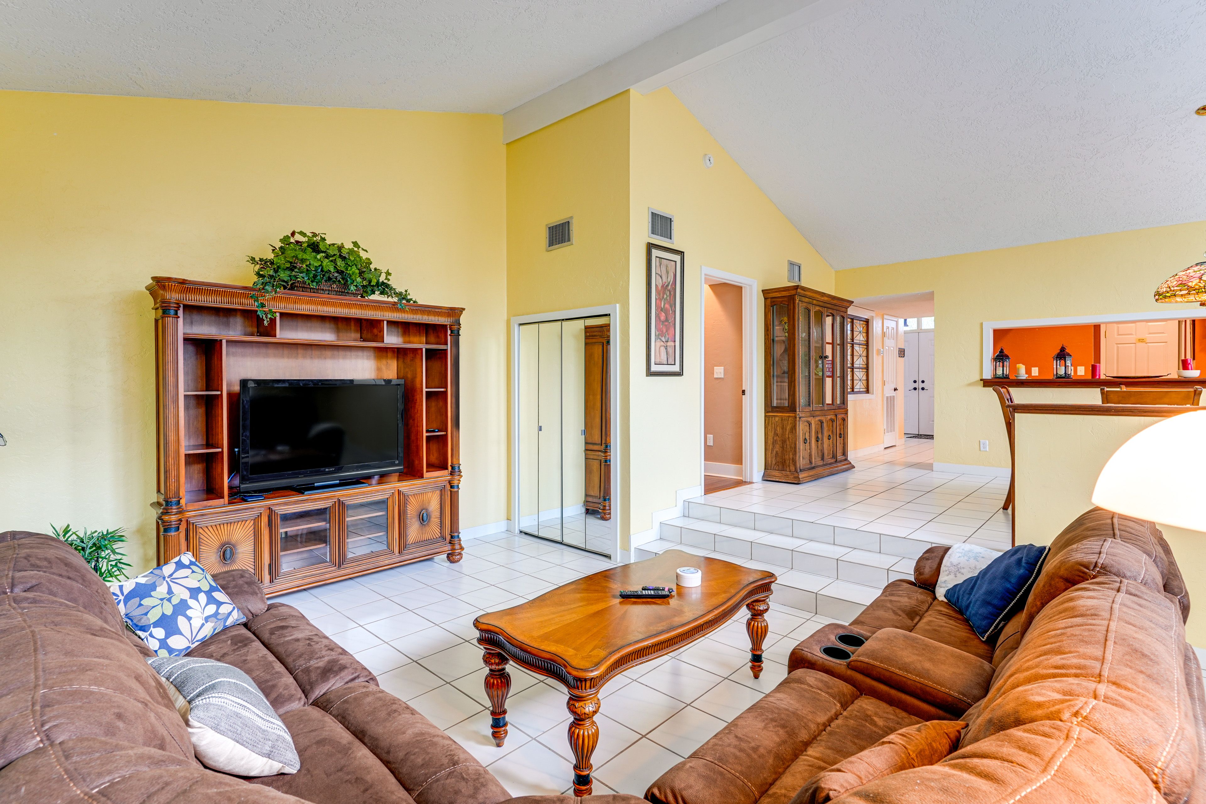 Haines City Vacation Rental | 2BR | 2BA | 1 Step to Enter | 2,000 Sq Ft