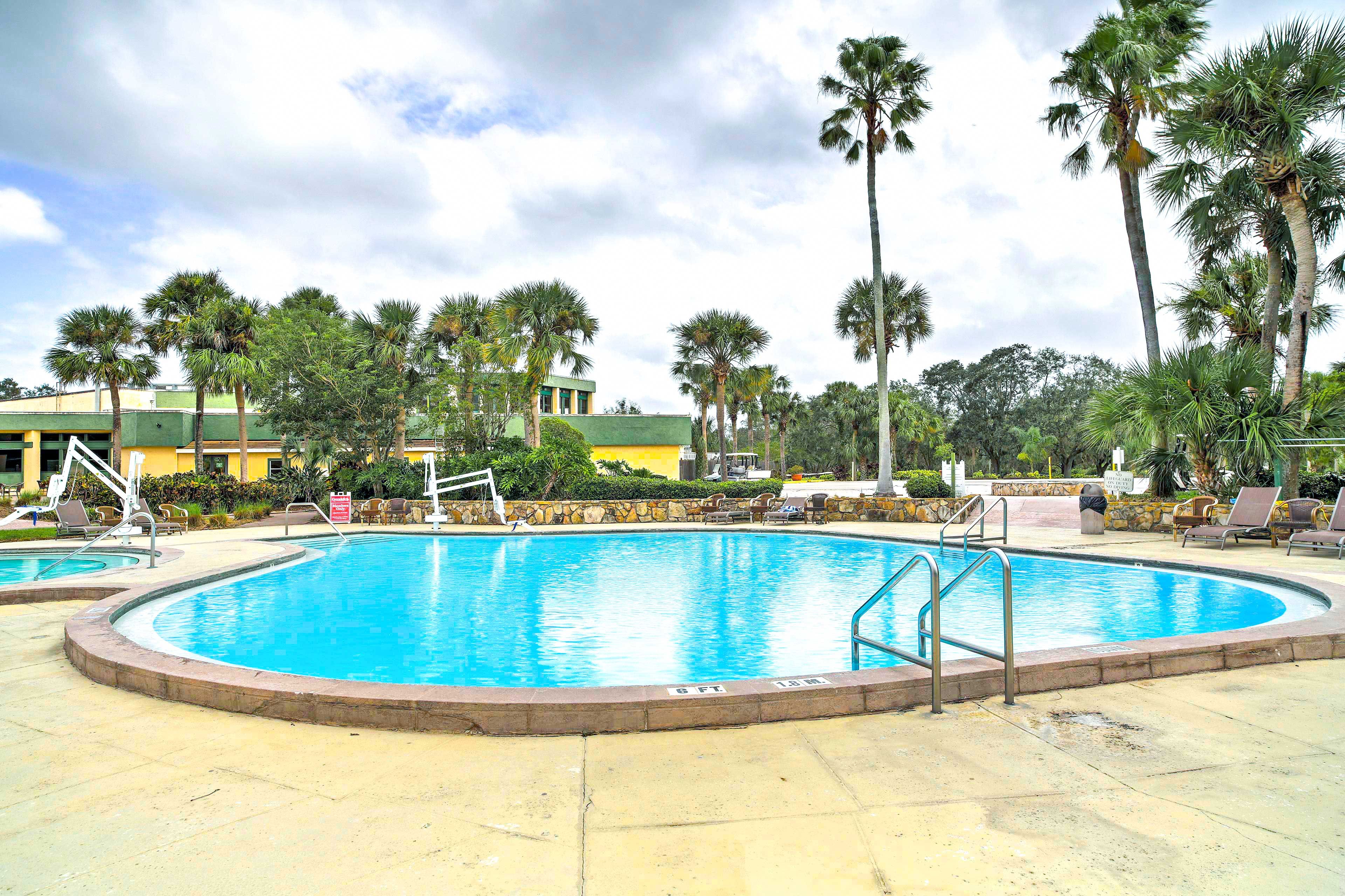 Grenelefe Country Homes | Community Outdoor Pool