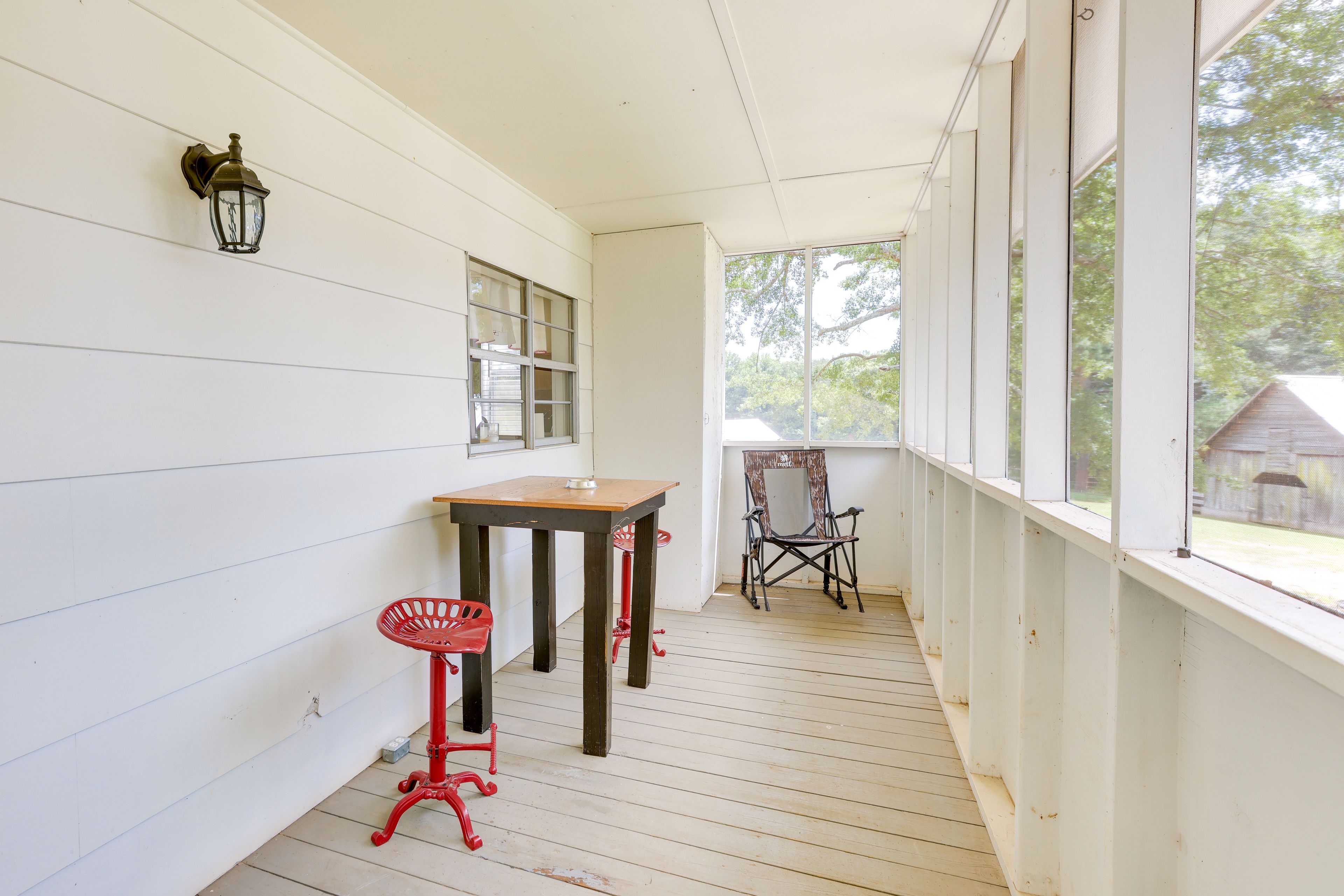 Screened-In Porch