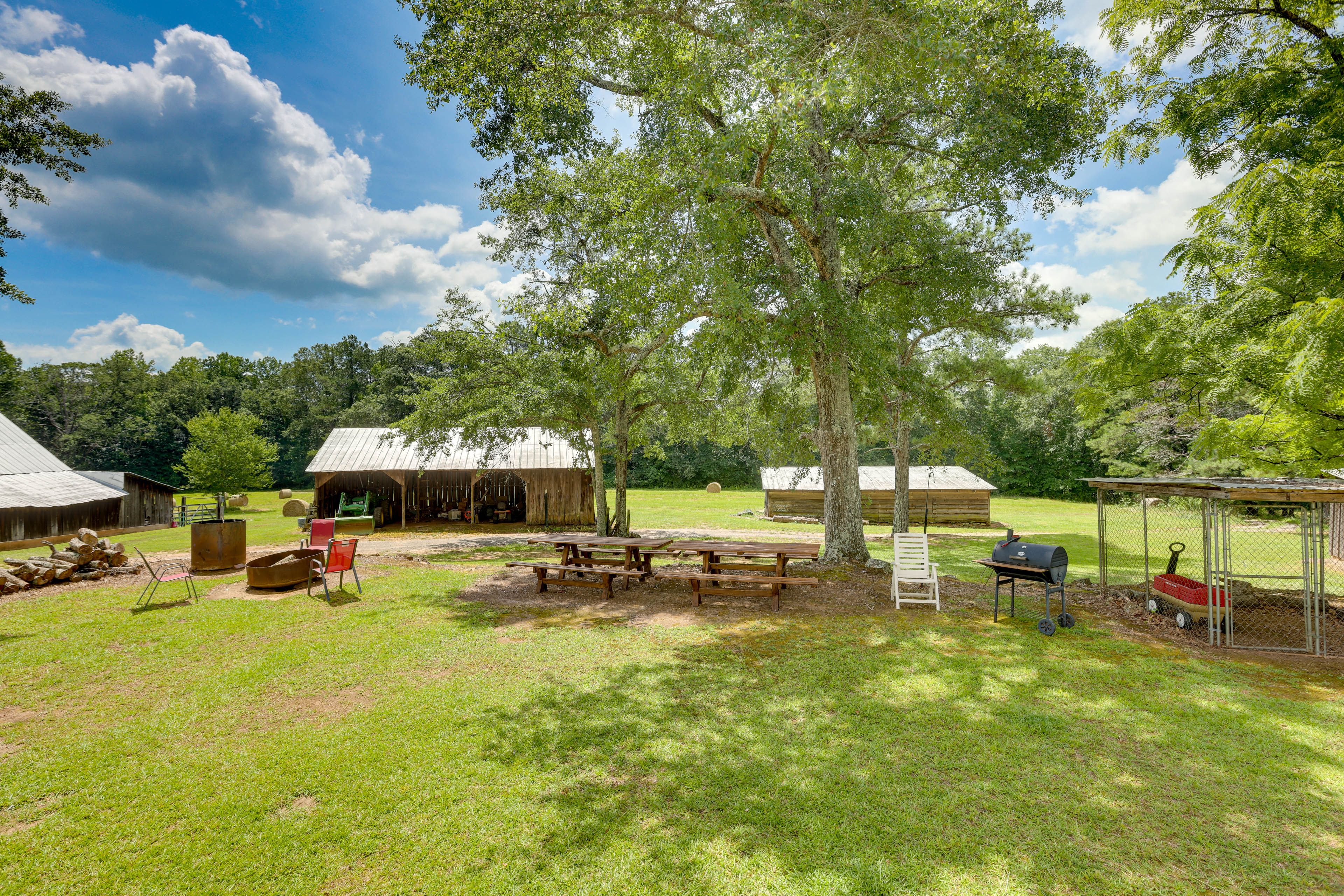 Yard | Fire Pit | Charcoal Grill
