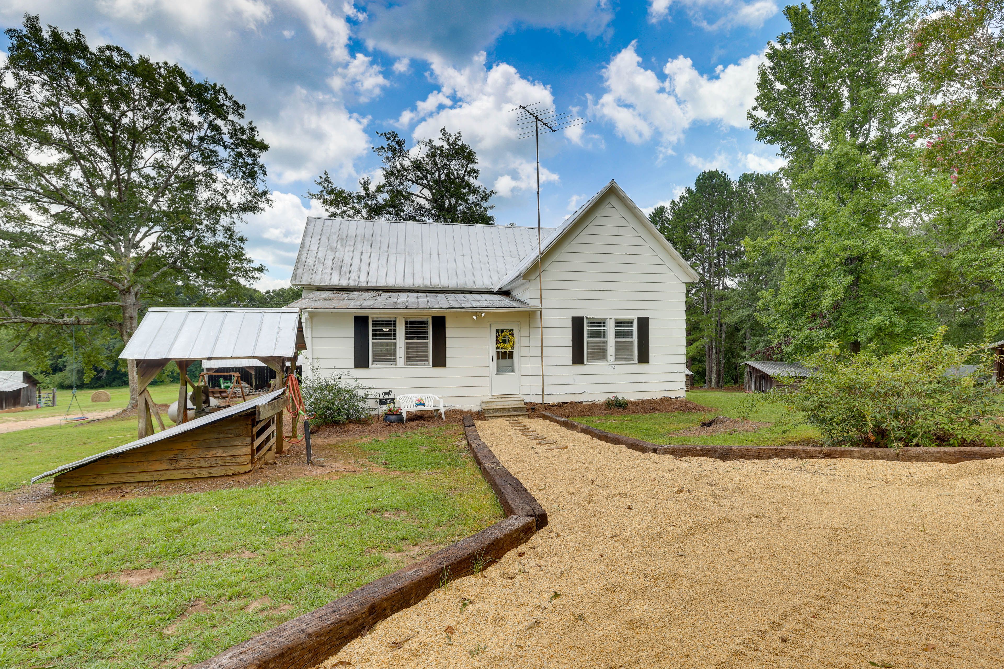 Parking | Driveway (2 Vehicles) | RV/Trailer Parking