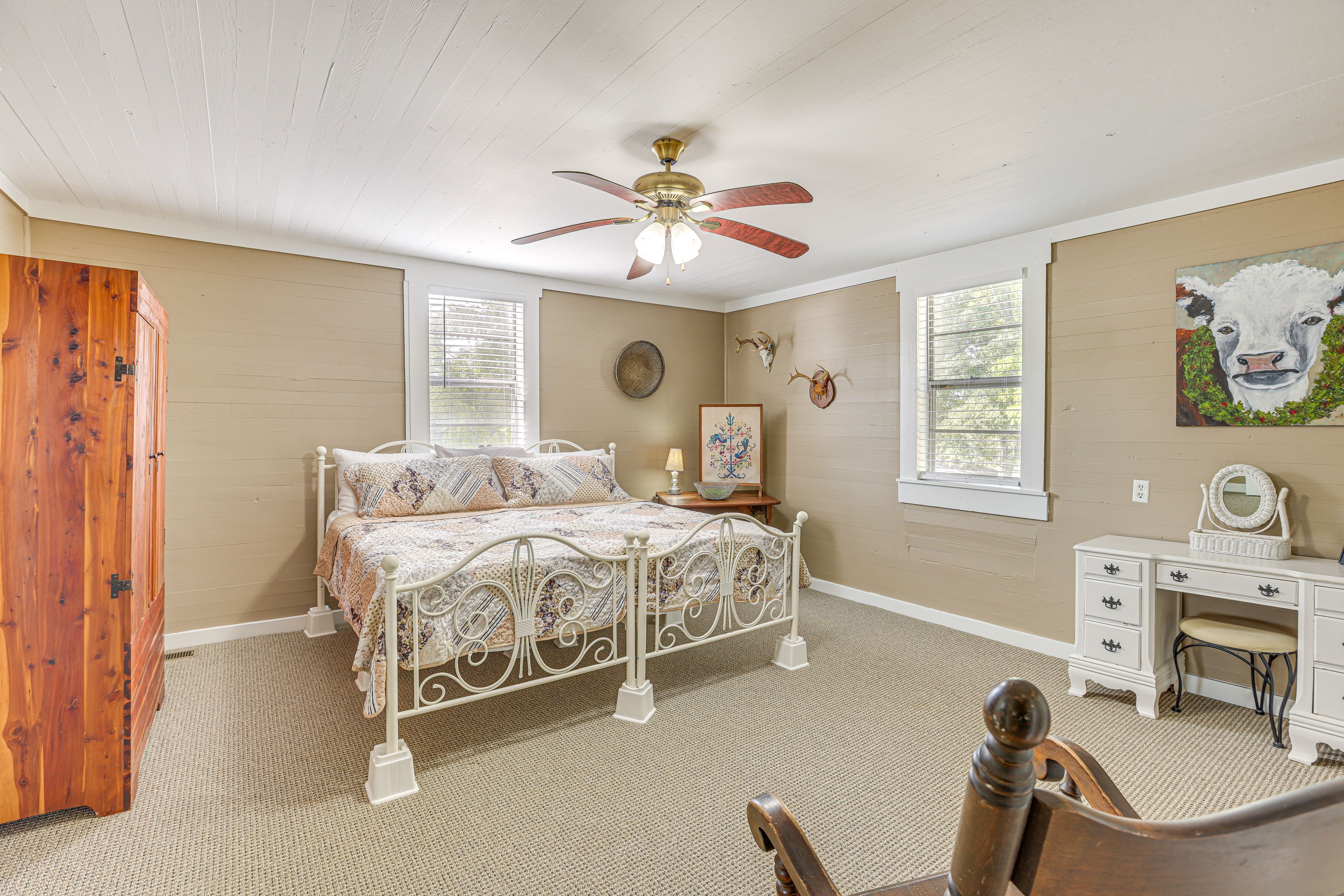 Bedroom 1 | King Bed | Linens Provided