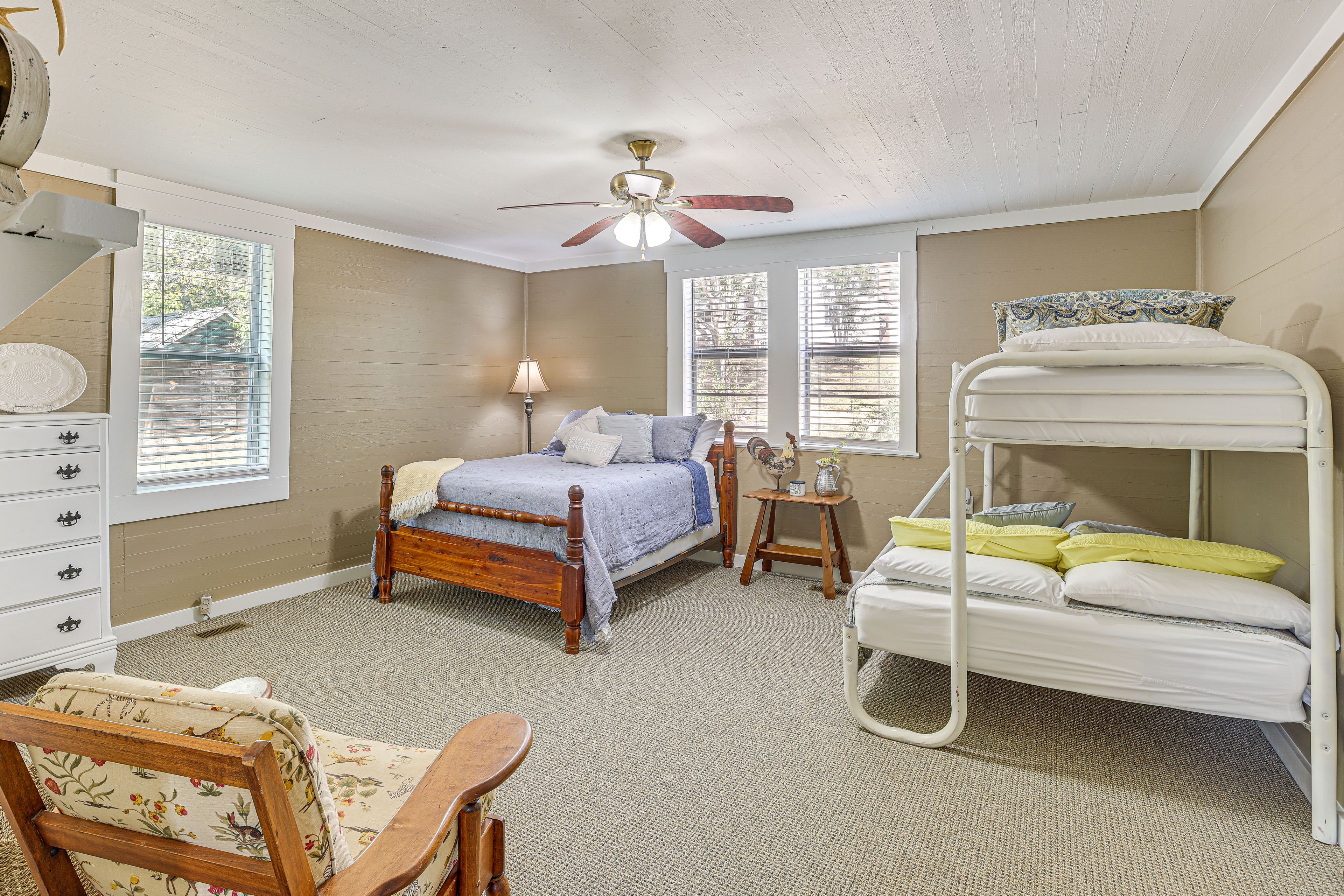 Bedroom 2 | Full Bed | Twin/Full Bunk Bed