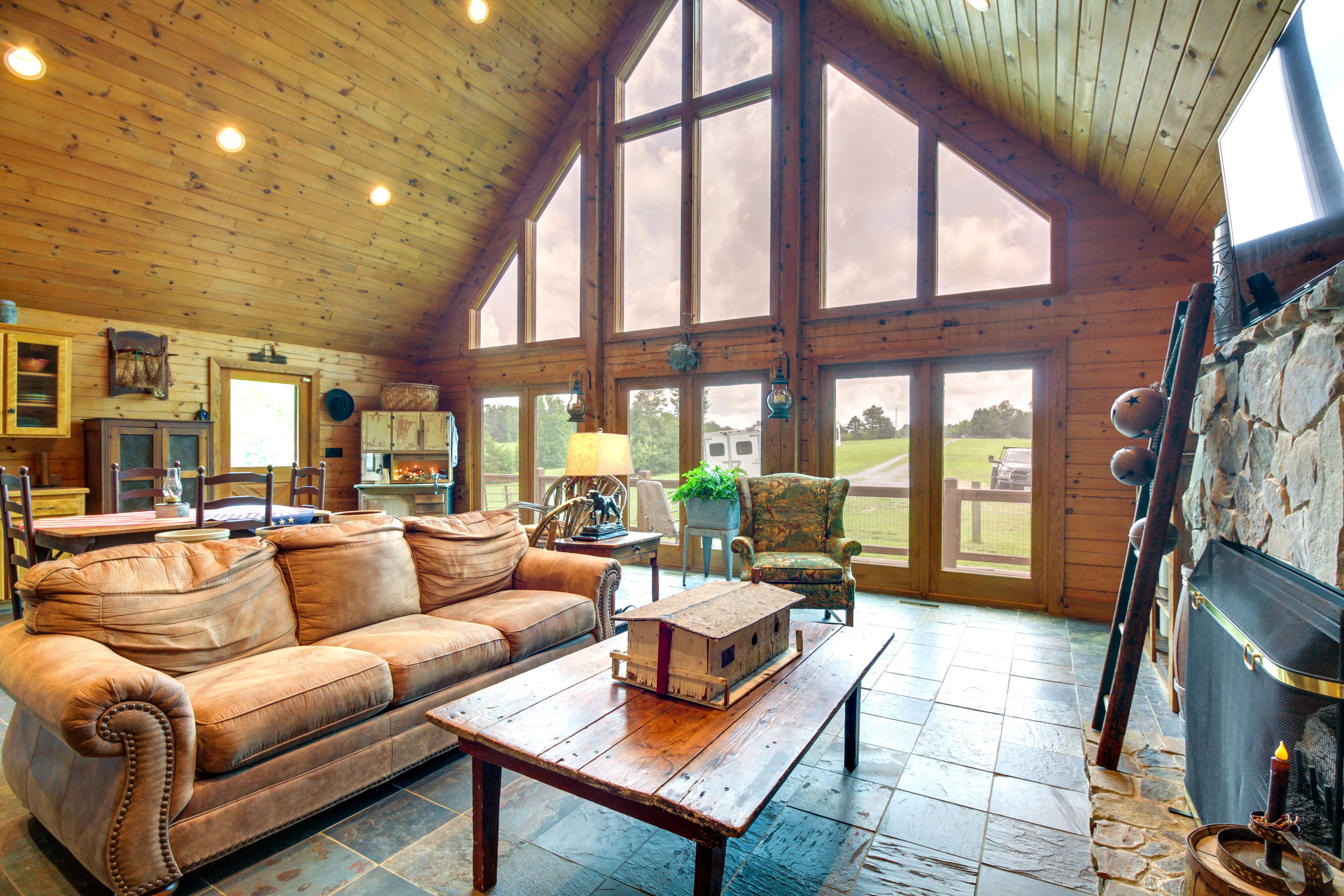 Living Room | Central Air Conditioning