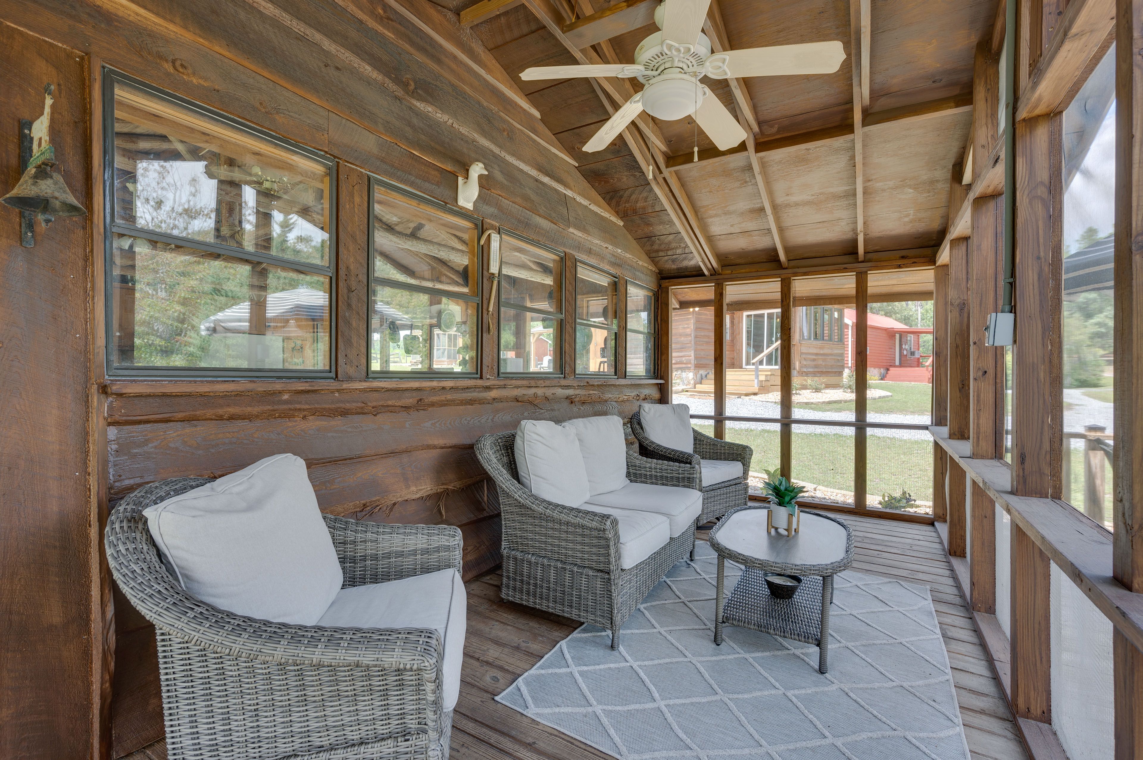 Screened Porch | Outdoor Seating