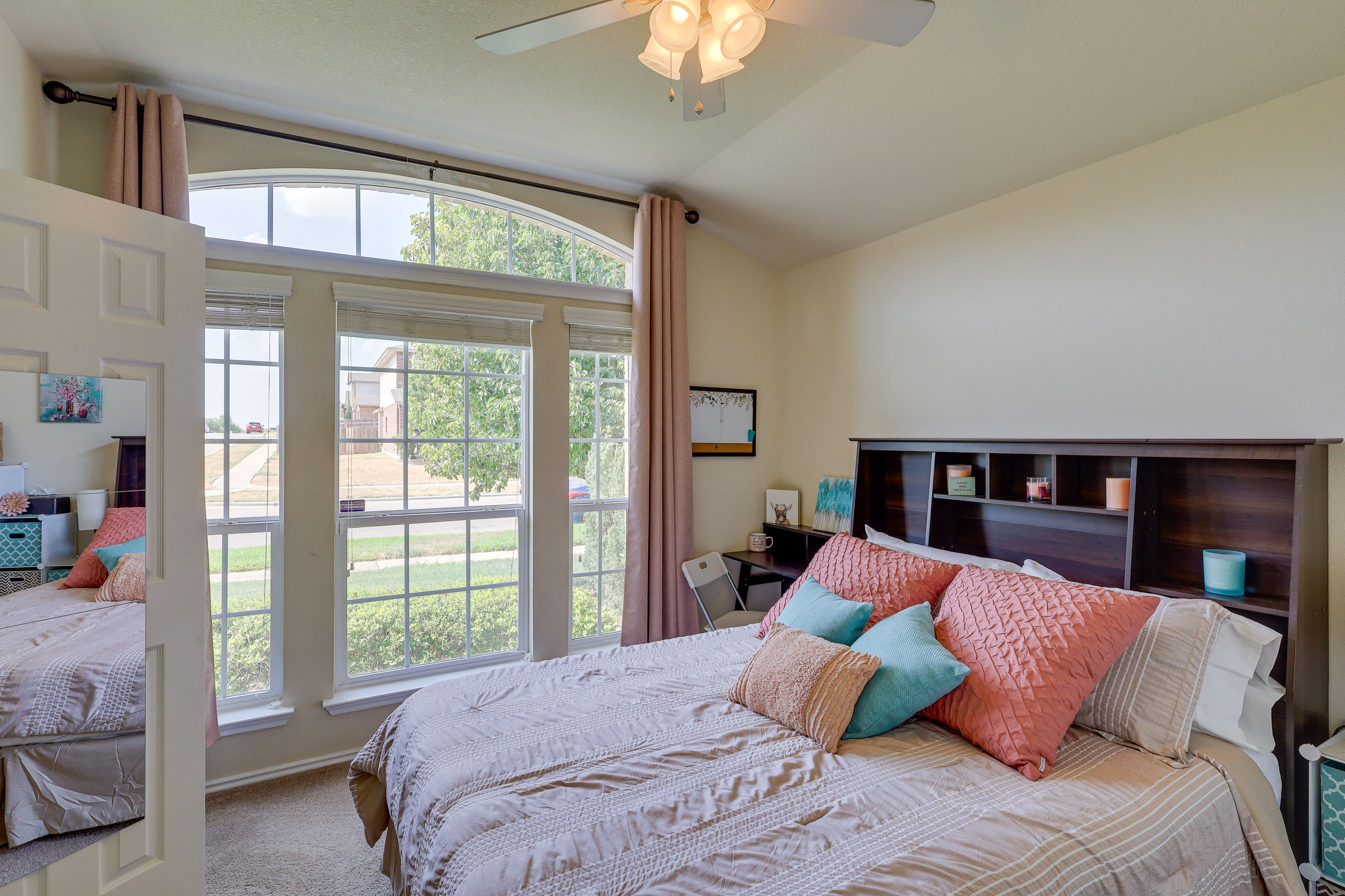 Bedroom 2 | Queen Bed