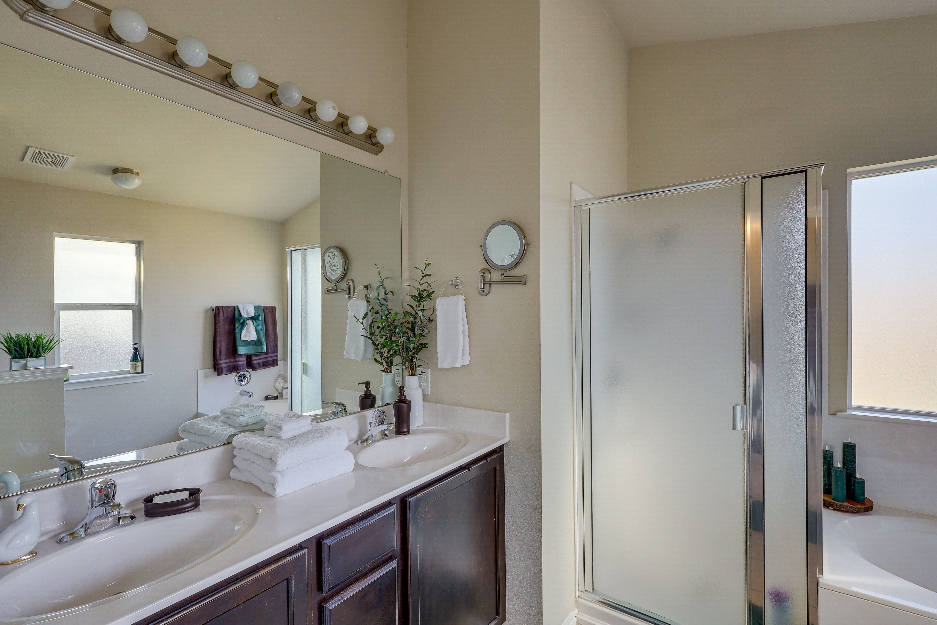 Full Bath | Complimentary Toiletries | Towels Provided