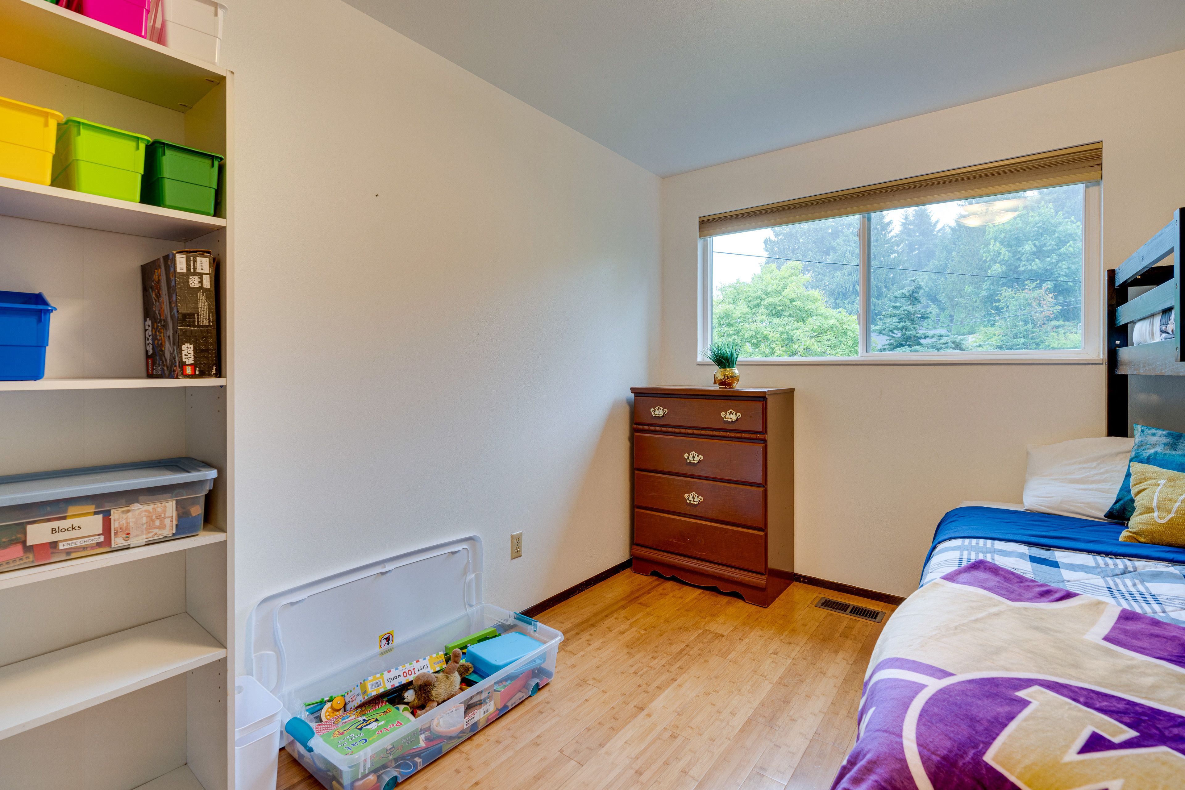 Bedroom 2 | Twin/Queen Bunk Bed w/ Twin Trundle