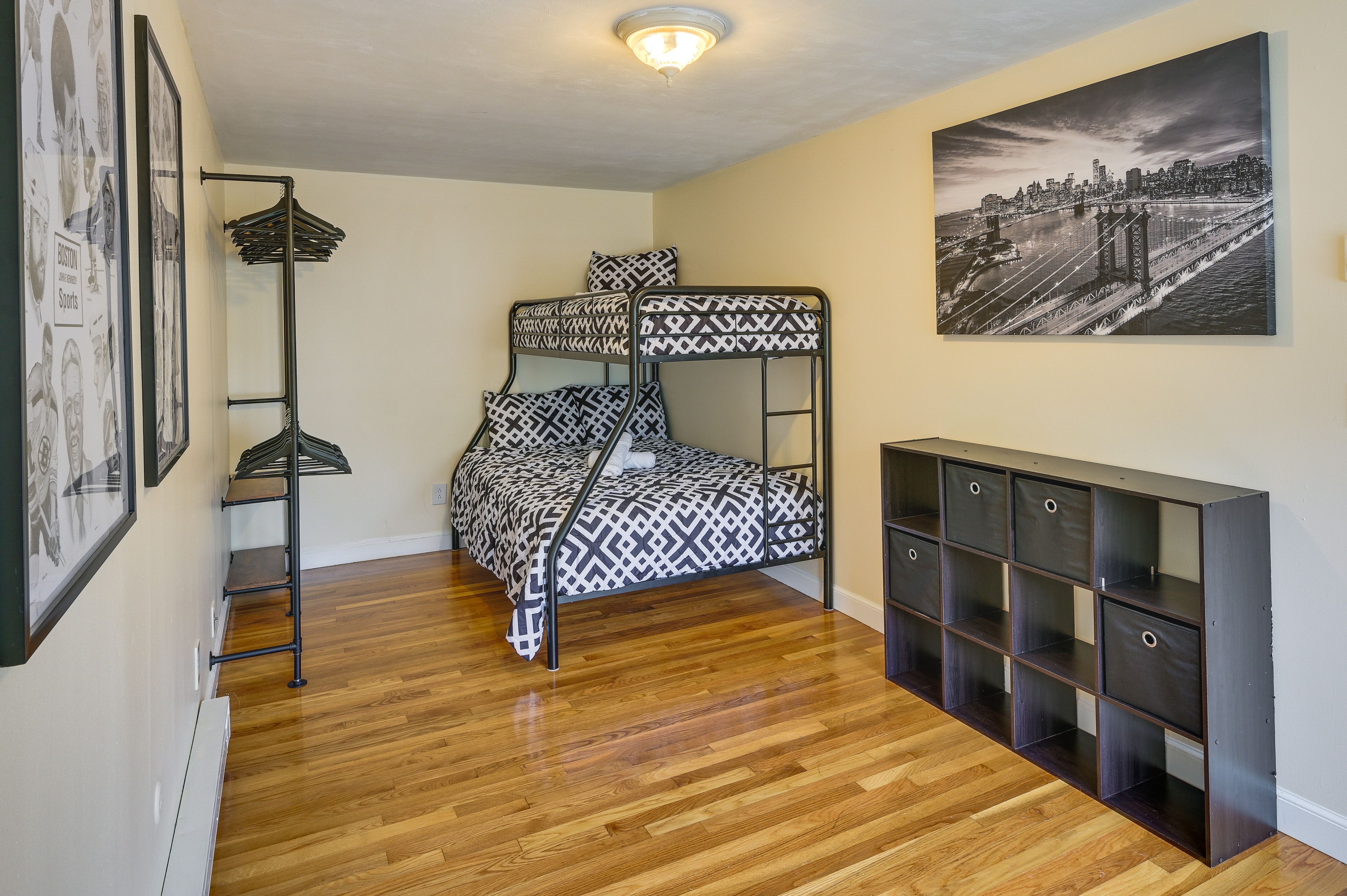 Bedroom 3 | Twin/Full Bunk Bed