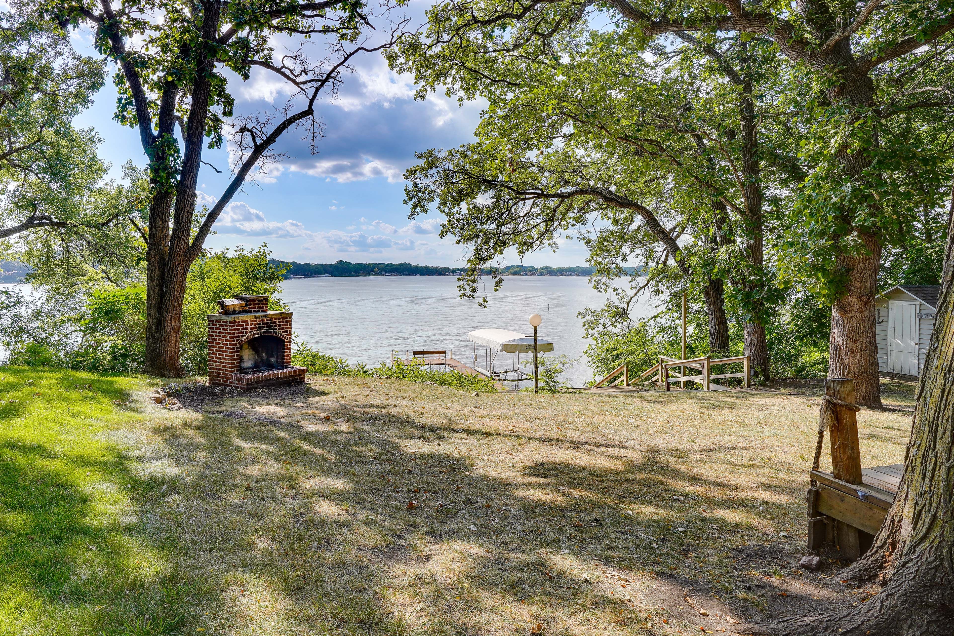 Private Yard | Fire Pit