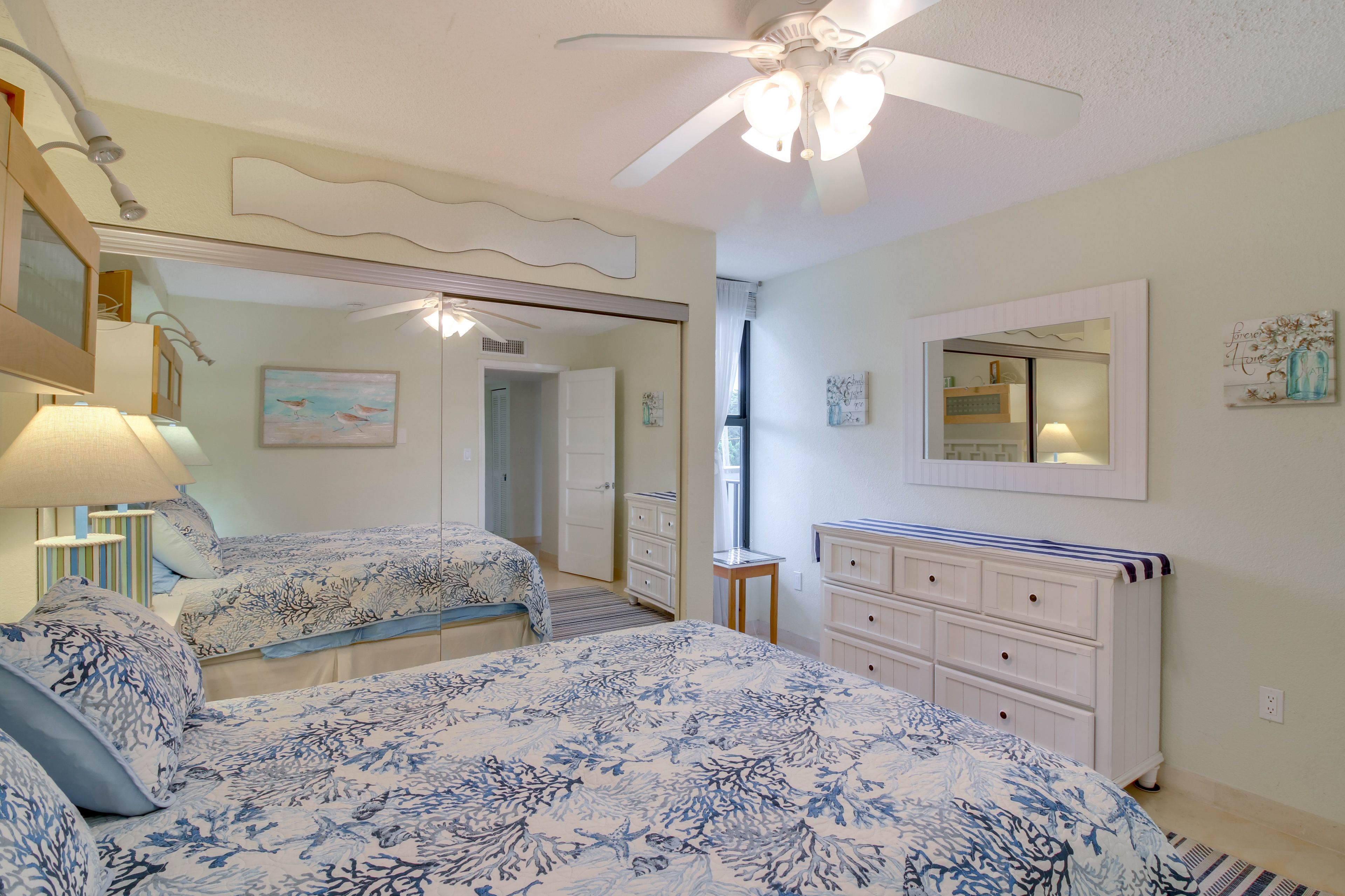 Bedroom 2 | Queen Bed