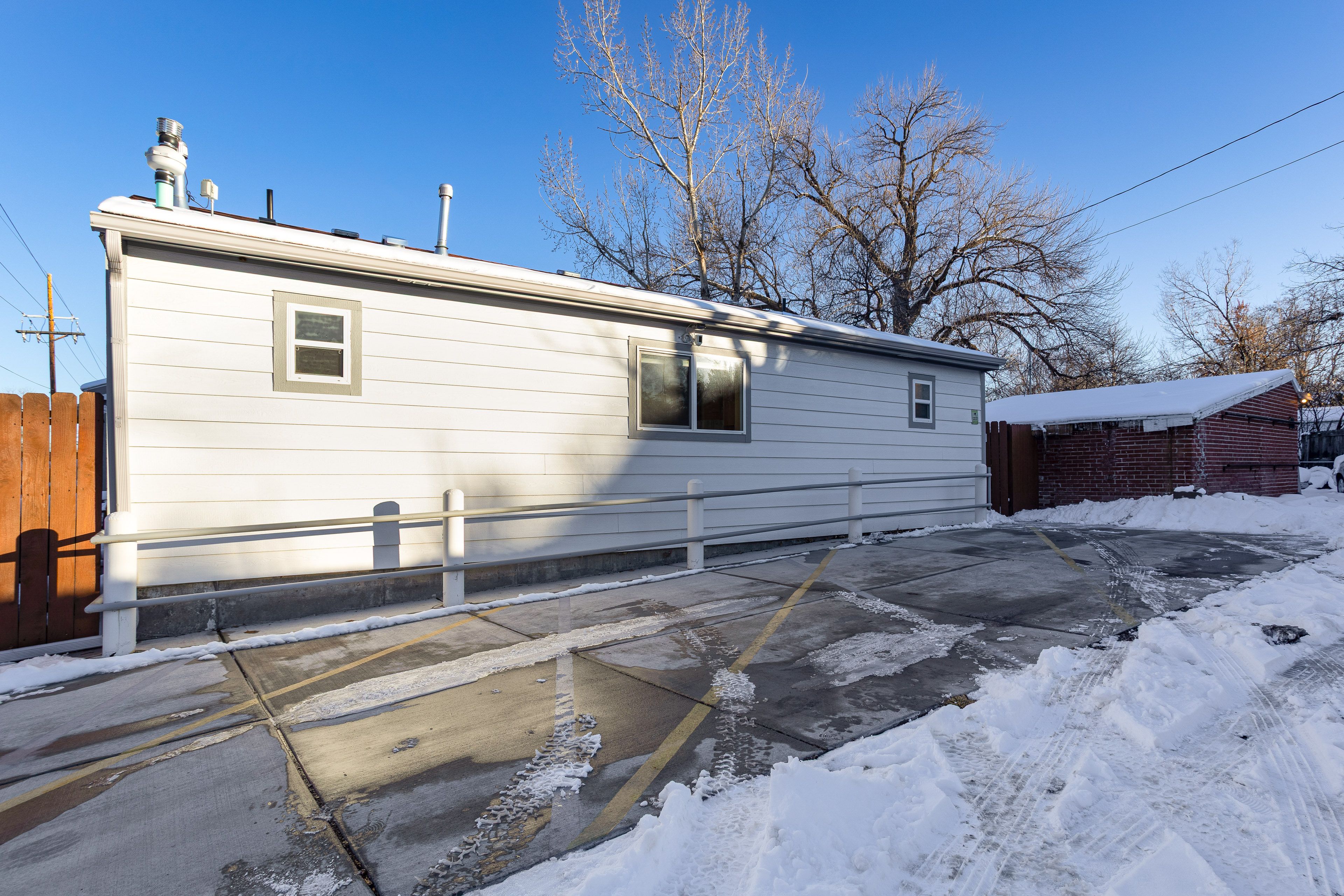 Parking | Driveway (3 Vehicles) | Street