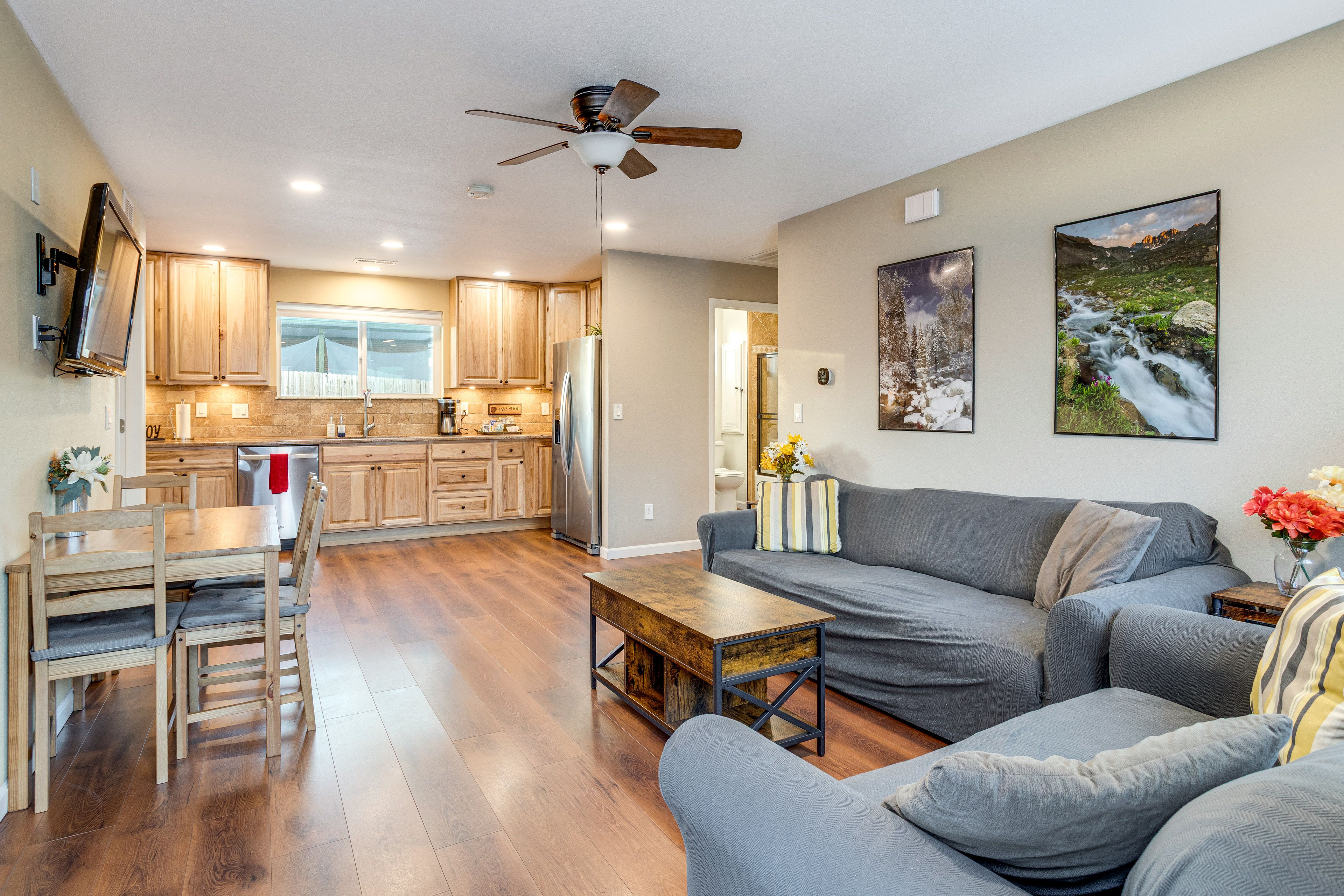 Living Room | Smart TV | Free WiFi