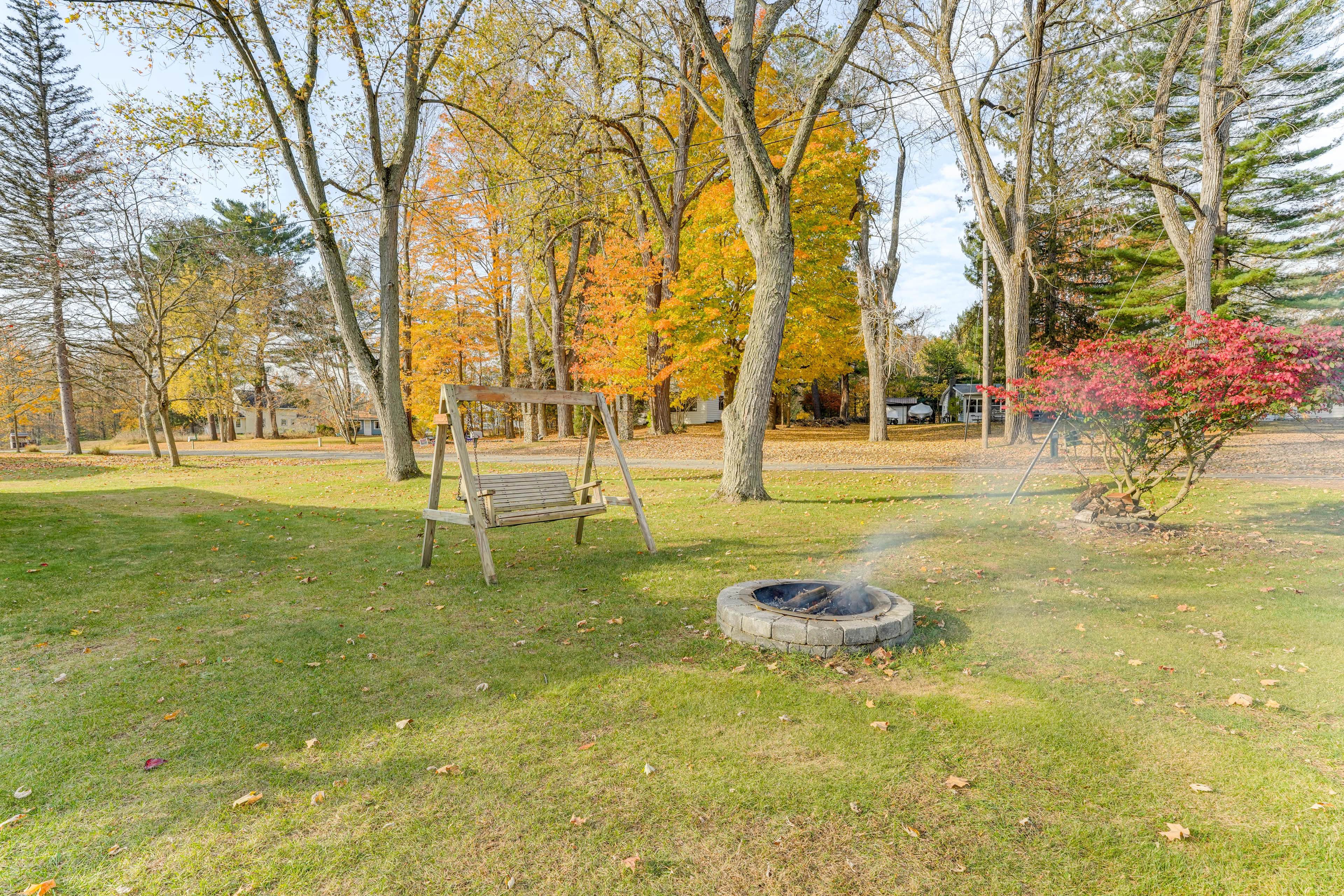 Private Yard | Fire Pit