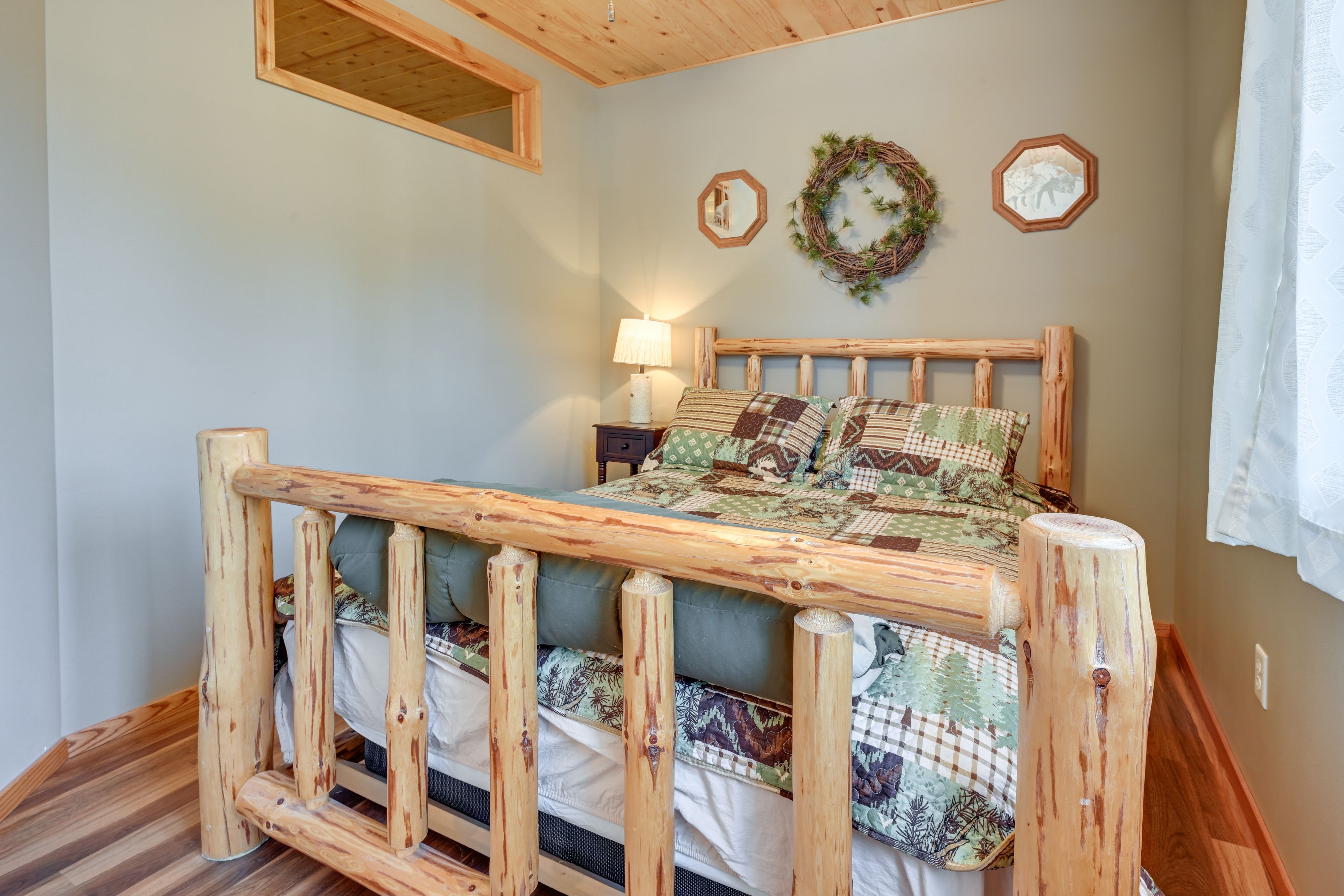 Bedroom 1 | Queen Bed | Linens Provided
