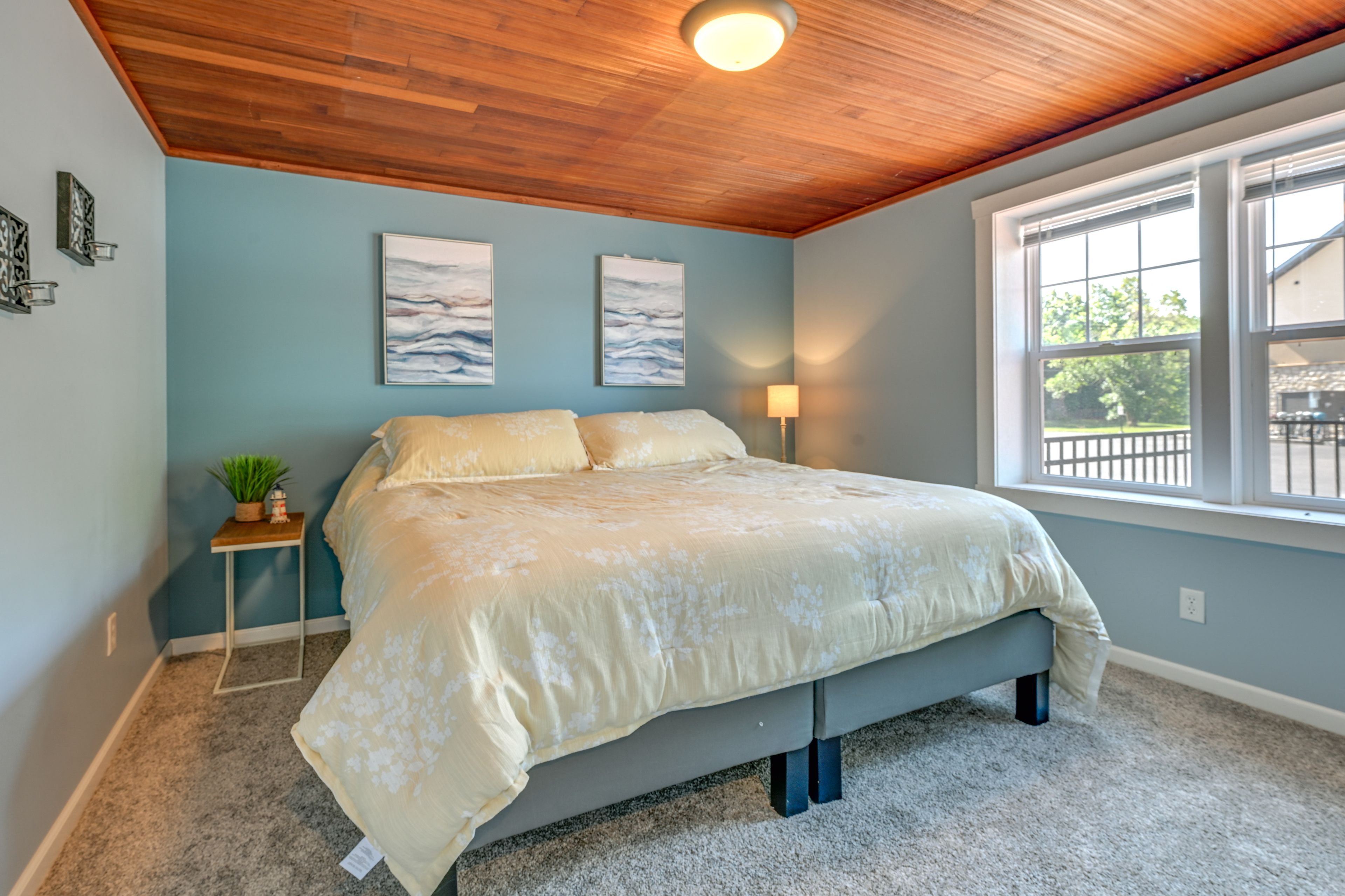 Bedroom 1 | King Bed | Linens Provided