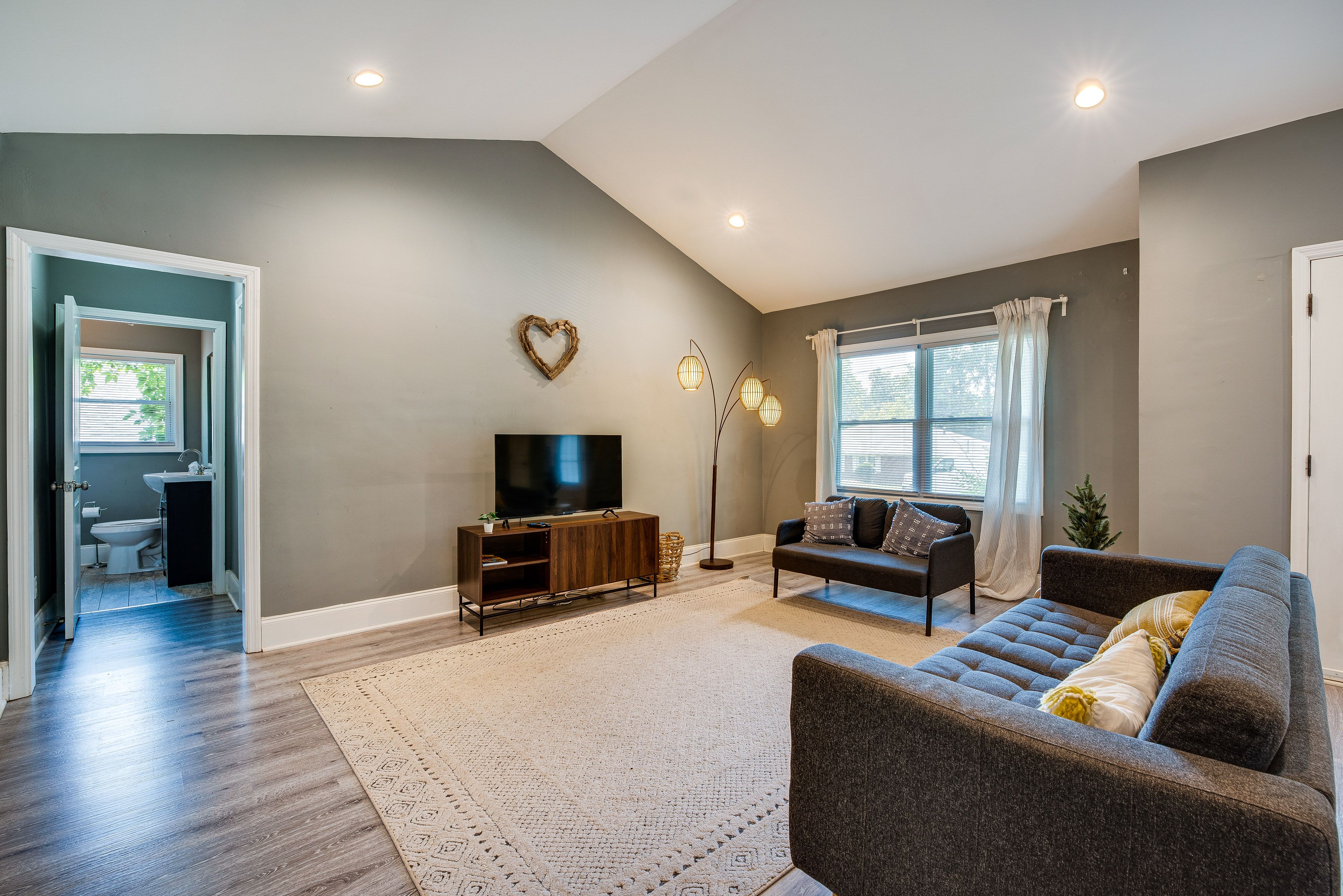 Living Room | Smart TVs | Free WiFi