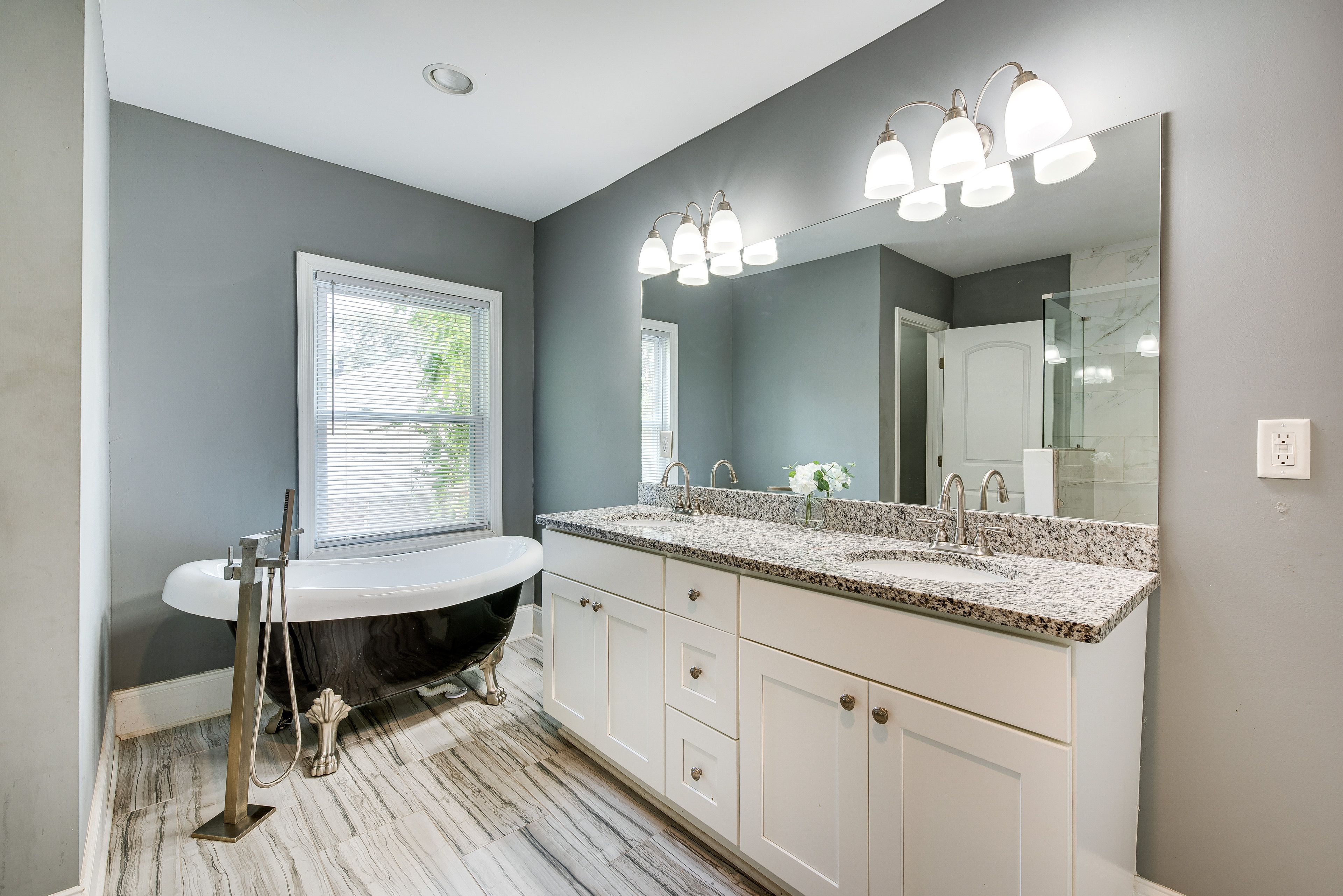 En-Suite Bathroom | Complimentary Toiletries