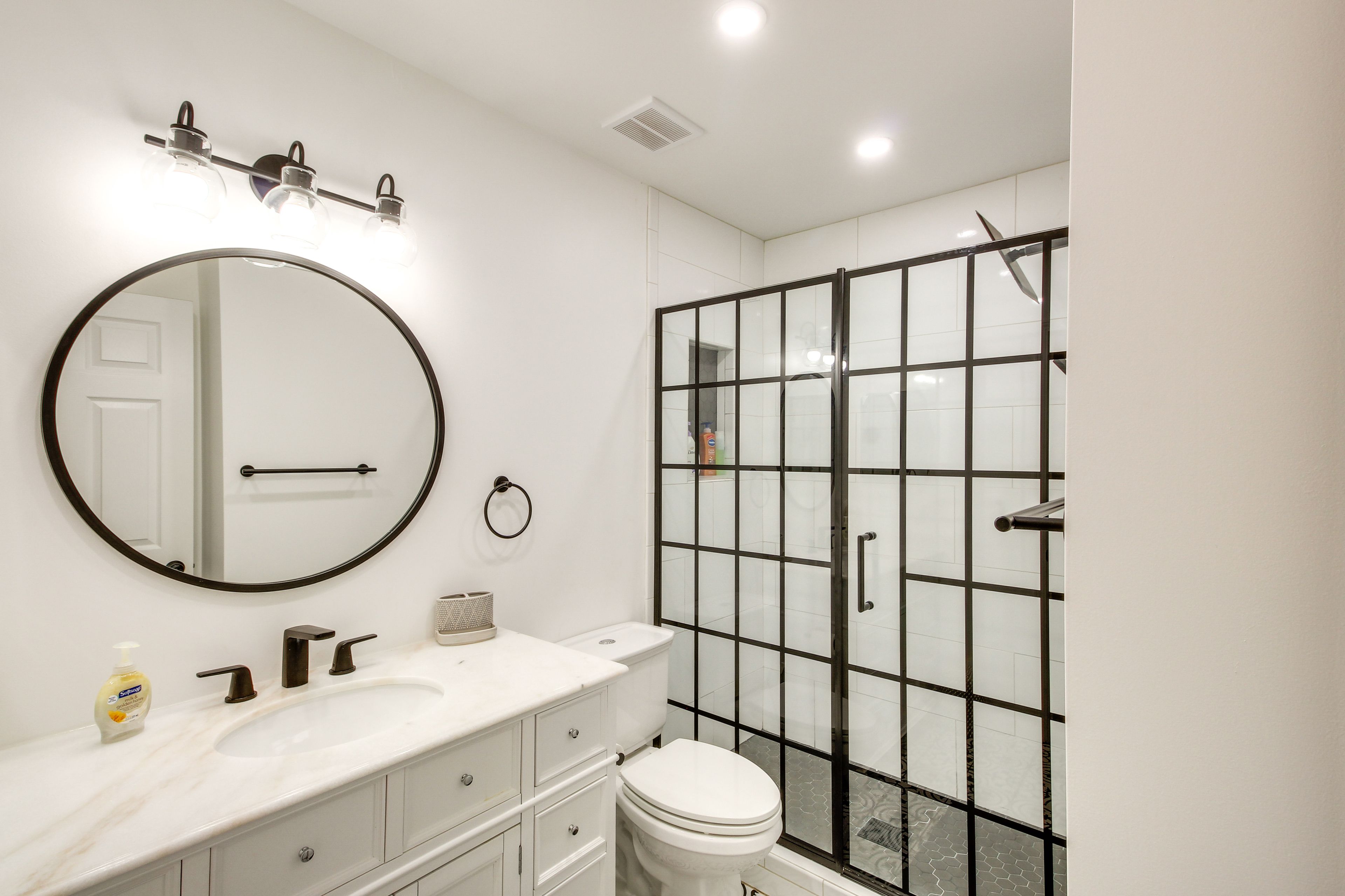 En-Suite Bathroom | Towels Provided