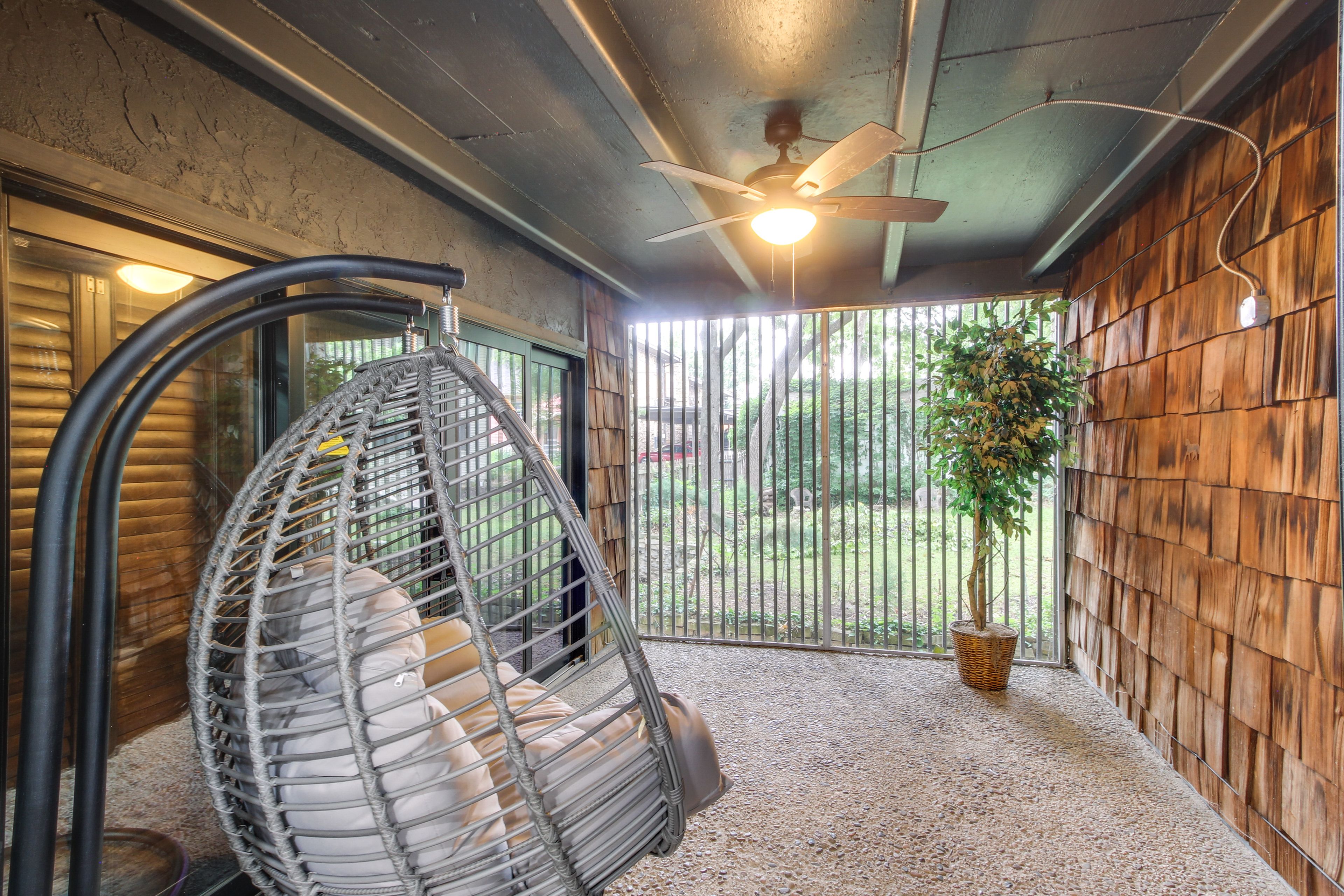 Screened-In Patio