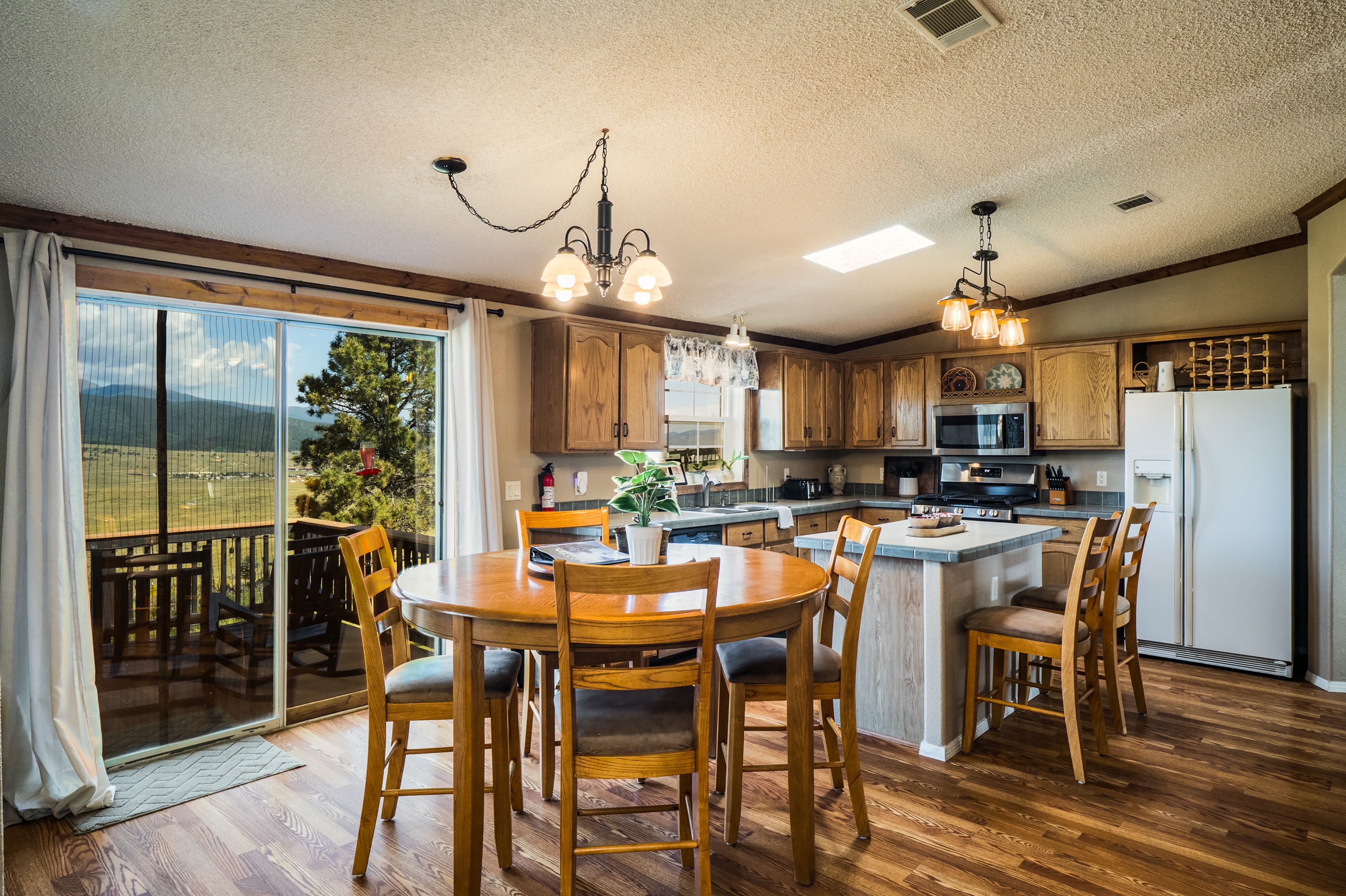 Dining Area | Dishware & Flatware