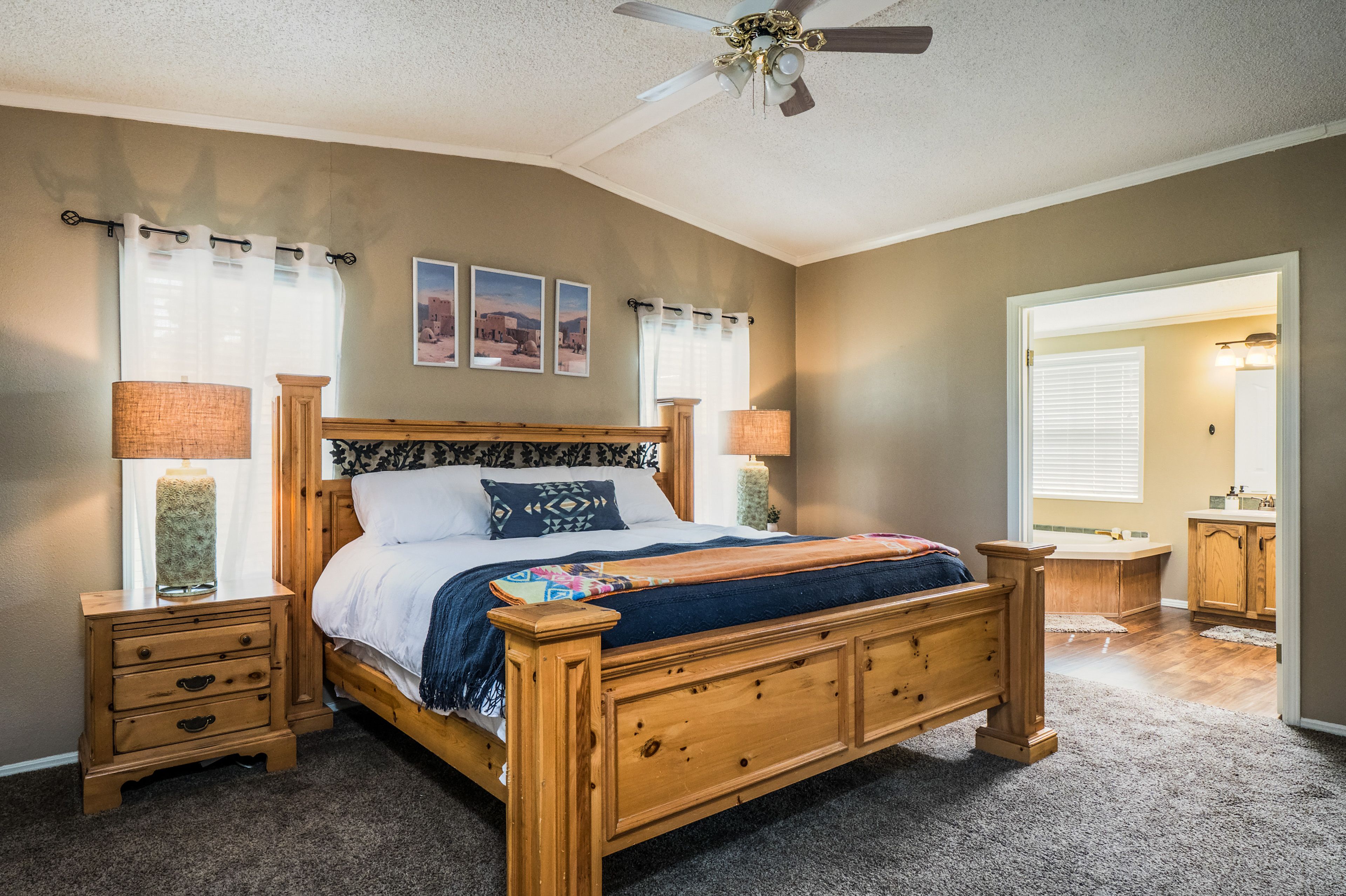 Bedroom 1 | King Bed | En-Suite Bathroom