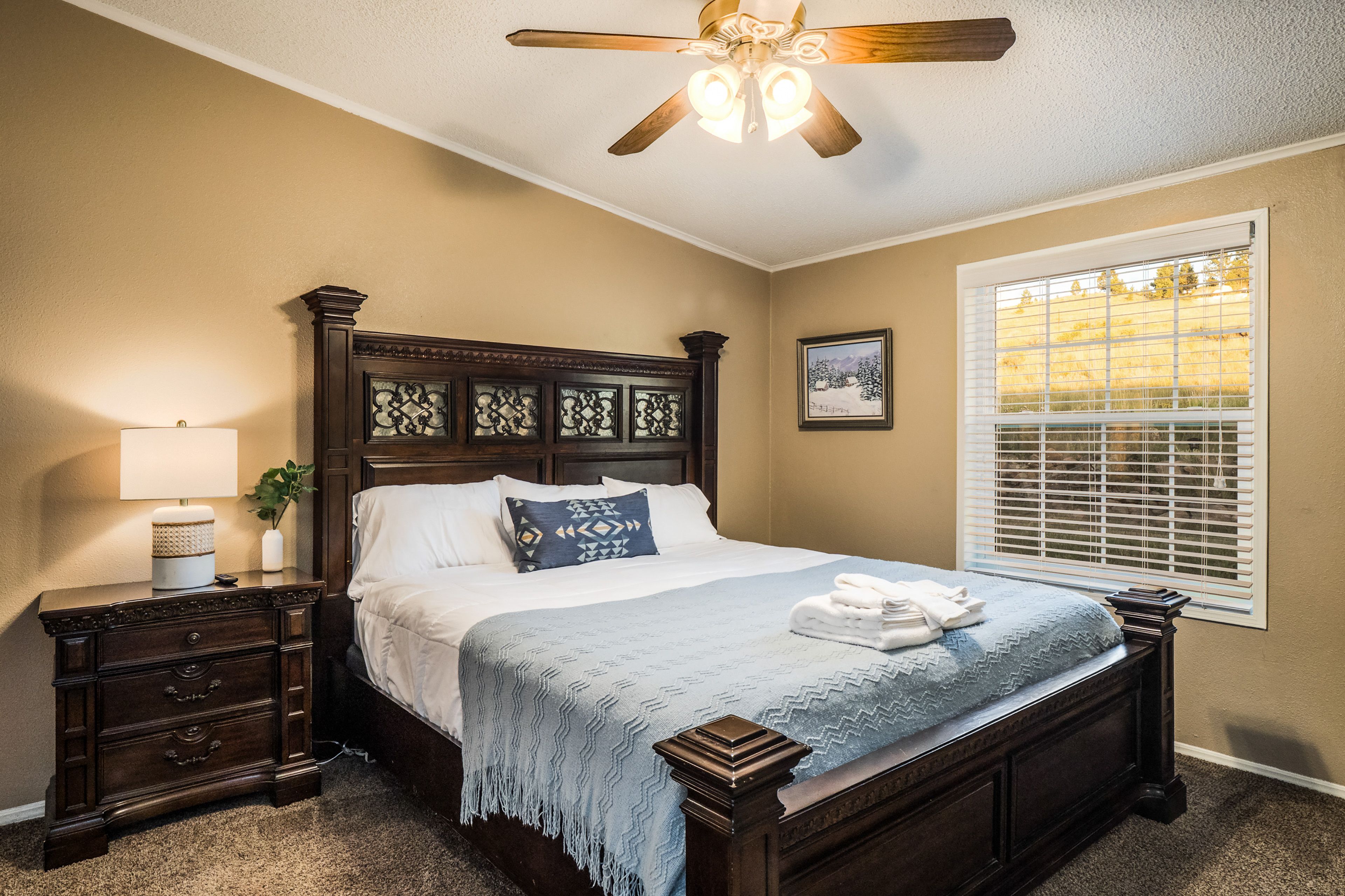 Bedroom 2 | King Bed
