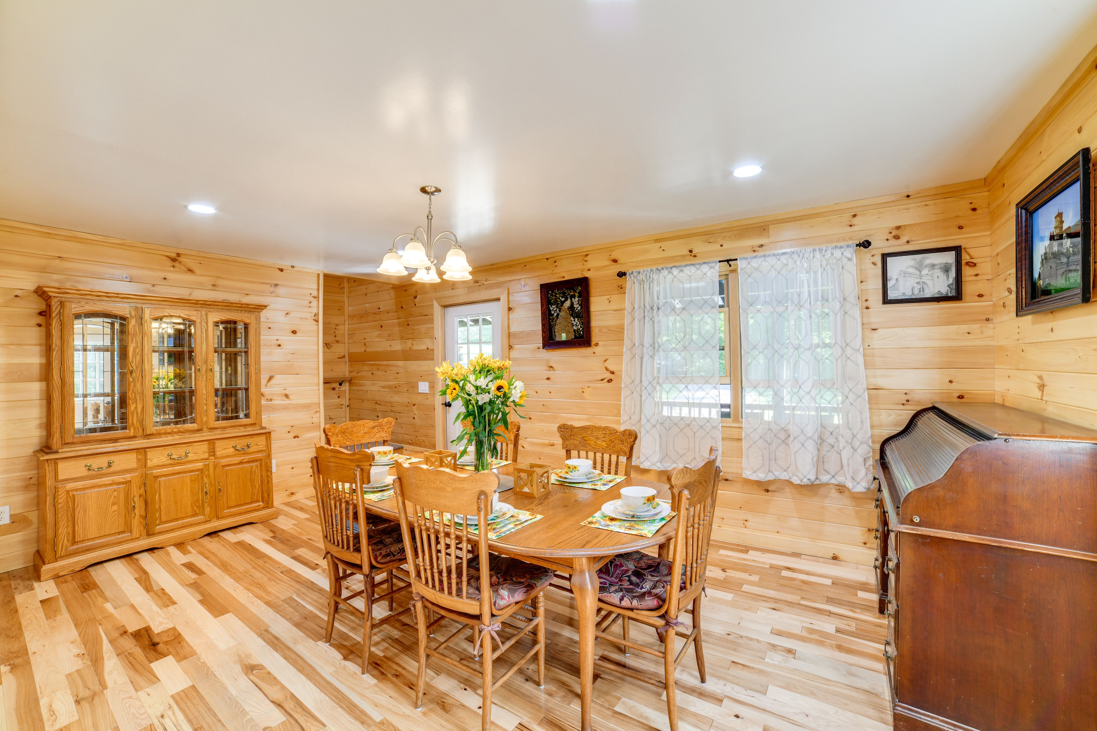 Dining Area | 1st Floor | Dishware & Flatware