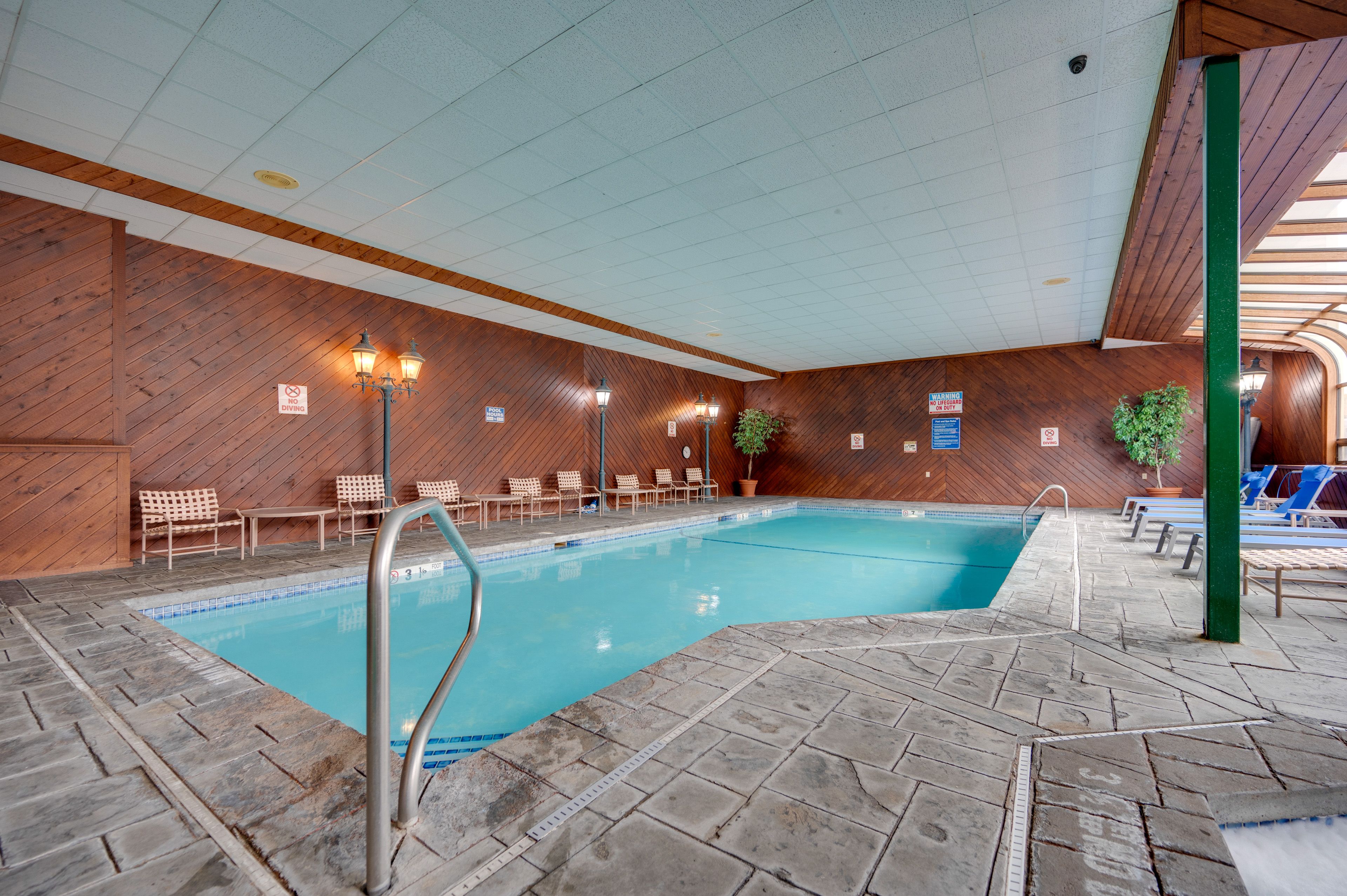 Community Amenities | Pools | Hot Tub