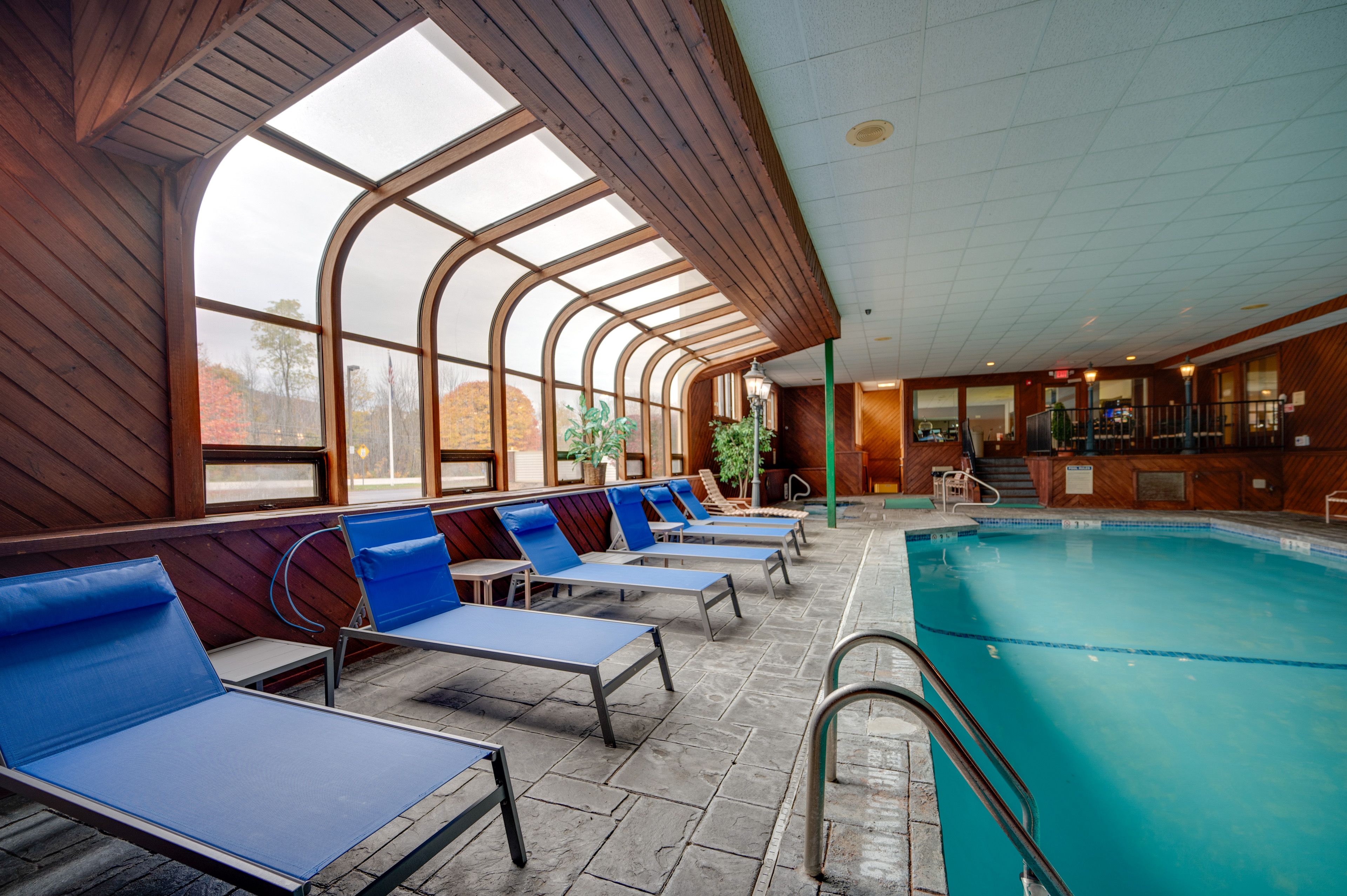 Community Amenities | Indoor Pool | Hot Tub | Lounge Seating