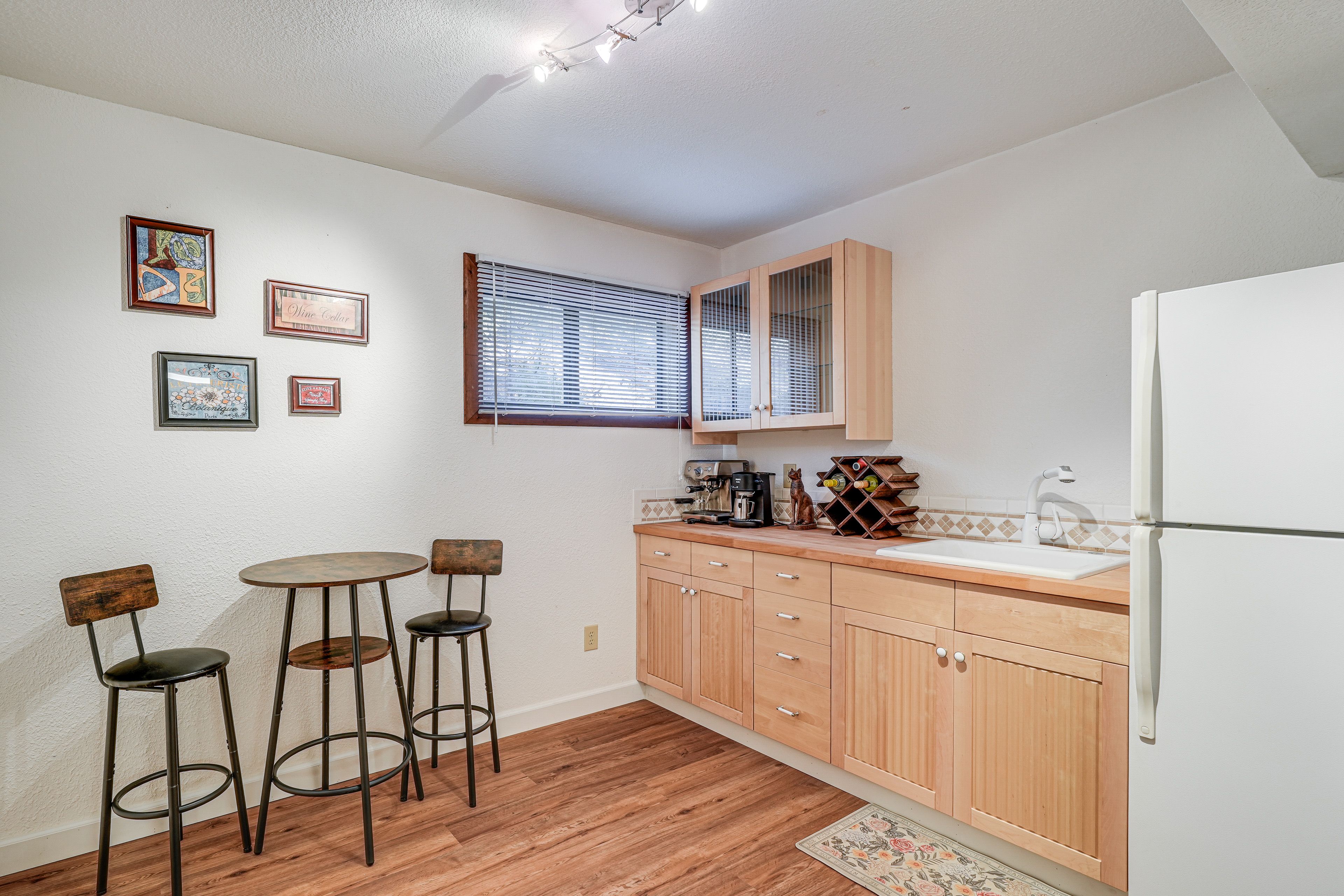 Additional Kitchenette