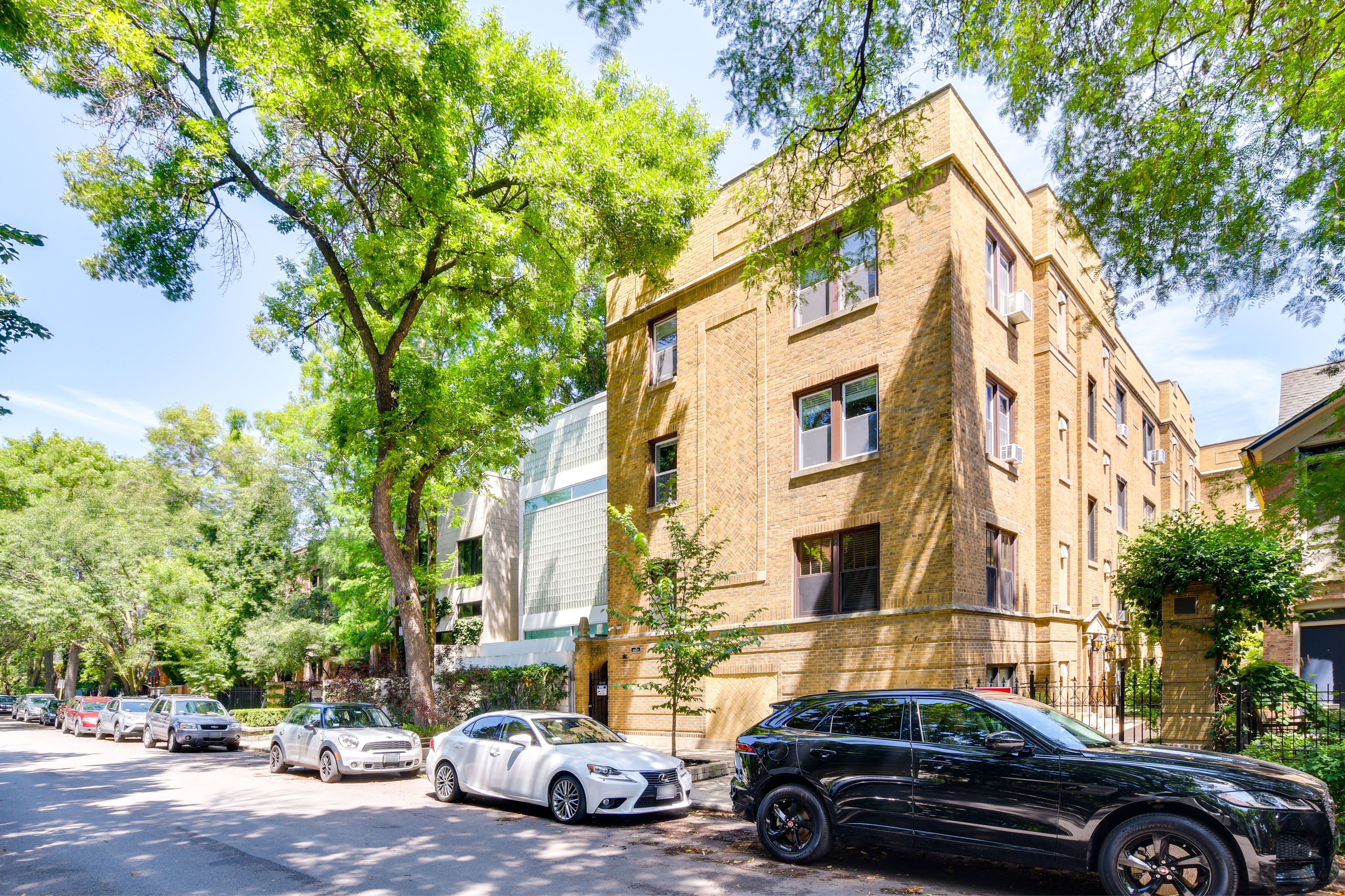 Condo Exterior | Walkable Location | Near Lincoln Park & DePaul University