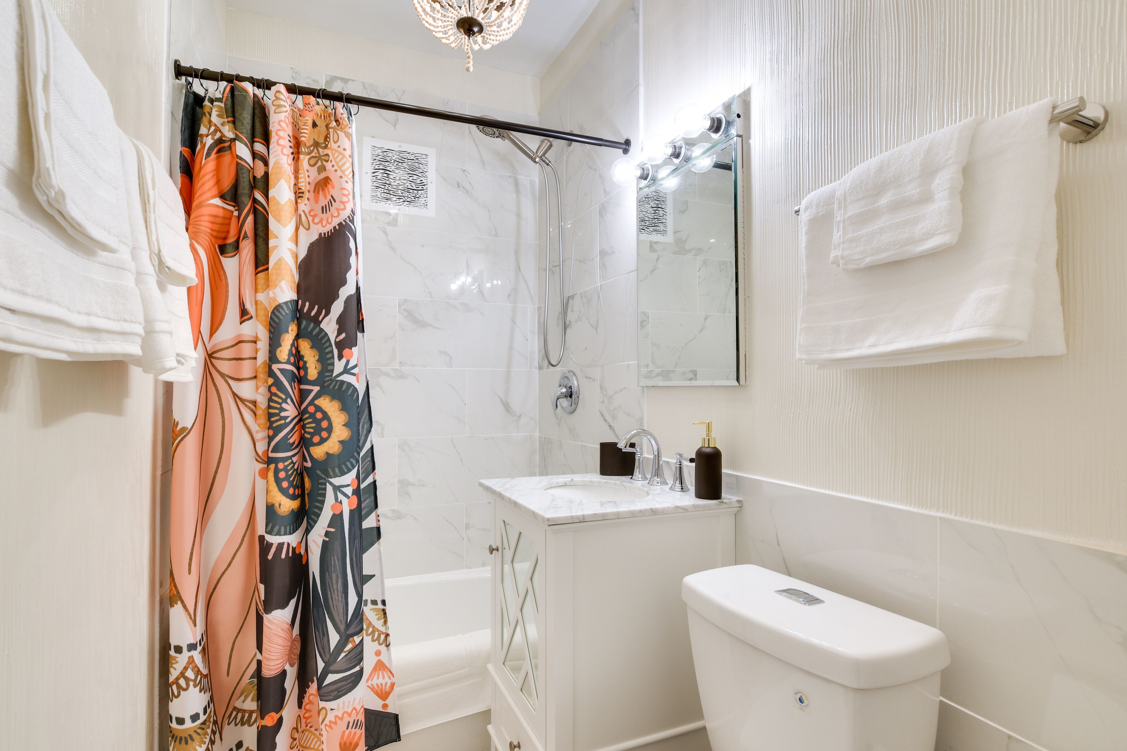 Full Bathroom | Shower/Tub Combo | Hair Dryer