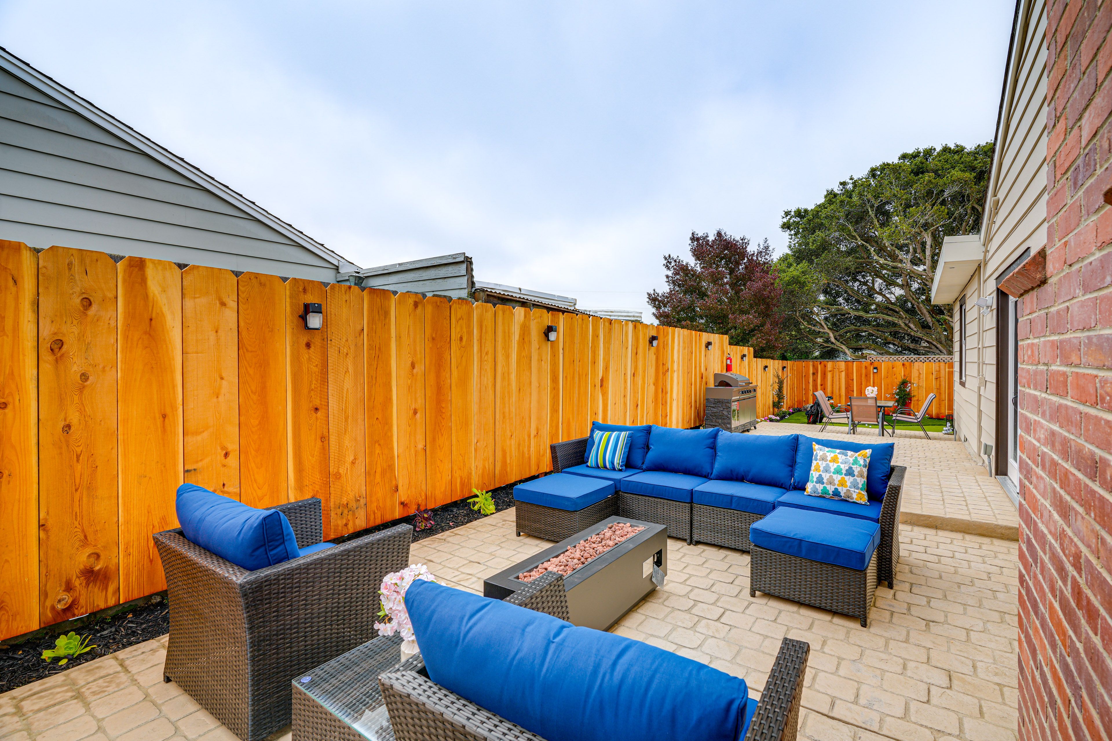 Patio | Gas Fire Pit | Gas Grill | Dining Area