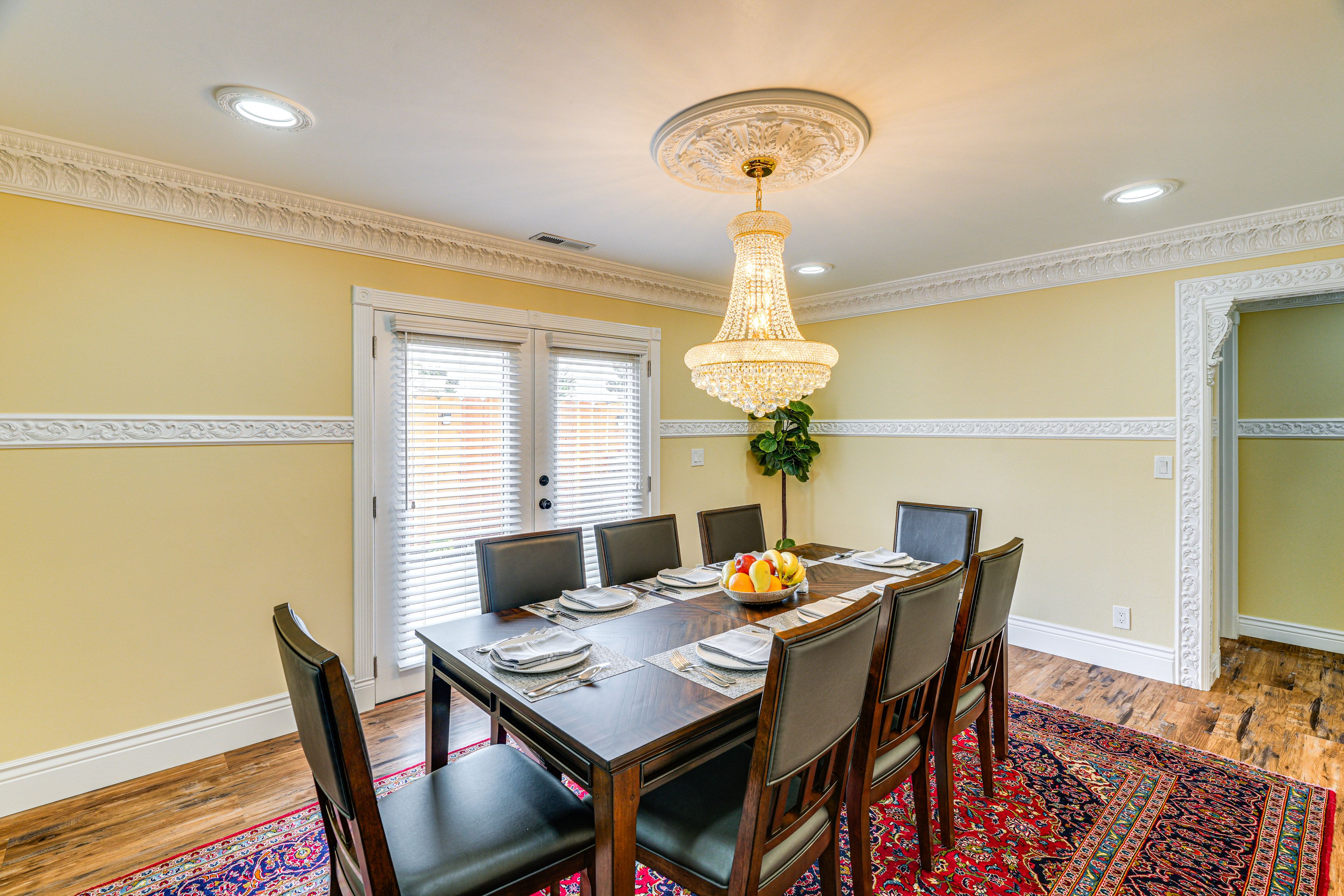 Dining Area | Dishware & Flatware Provided | Central A/C & Heat