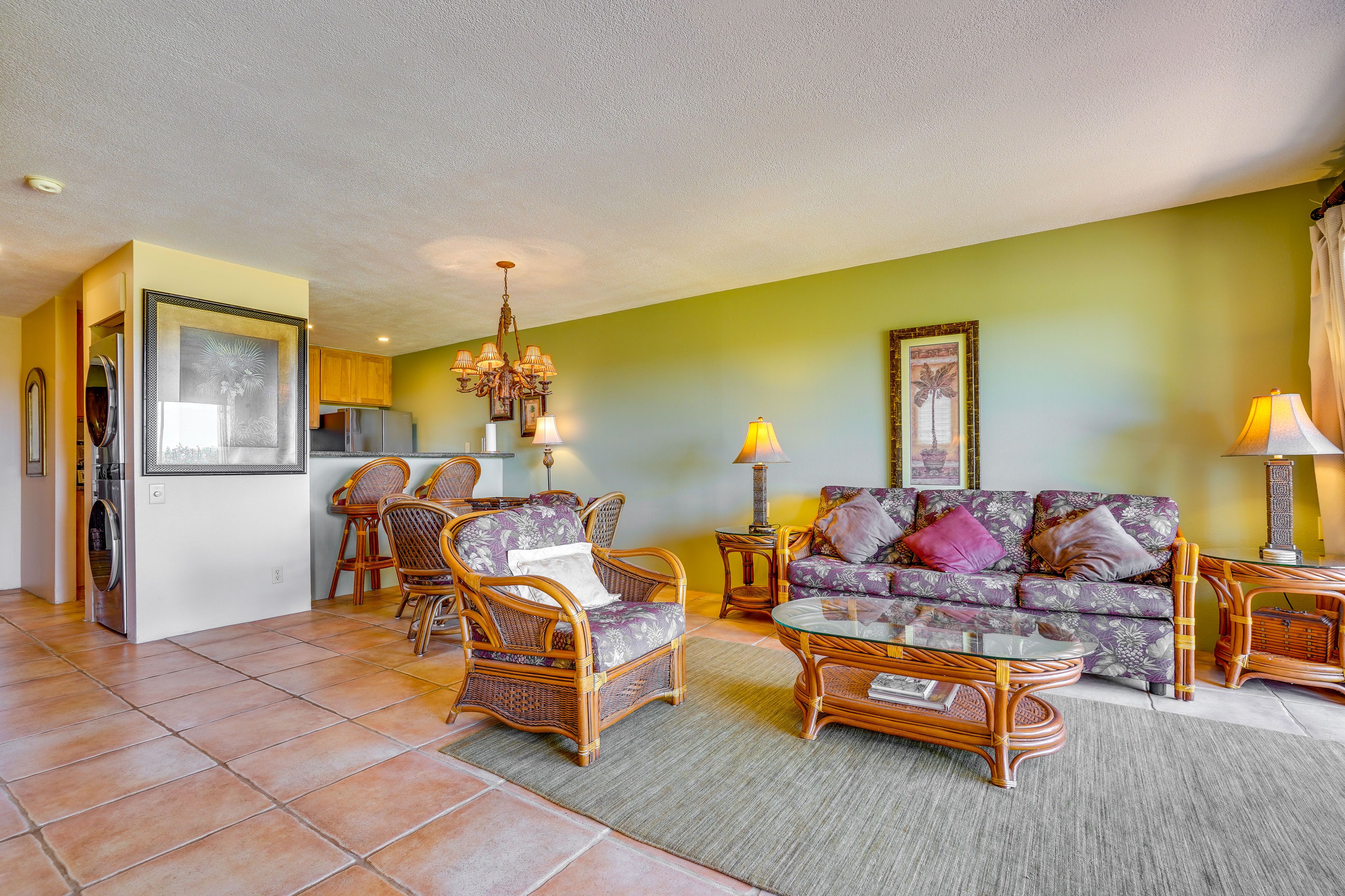 Living Room | Queen Sleeper Sofa | Free WiFi