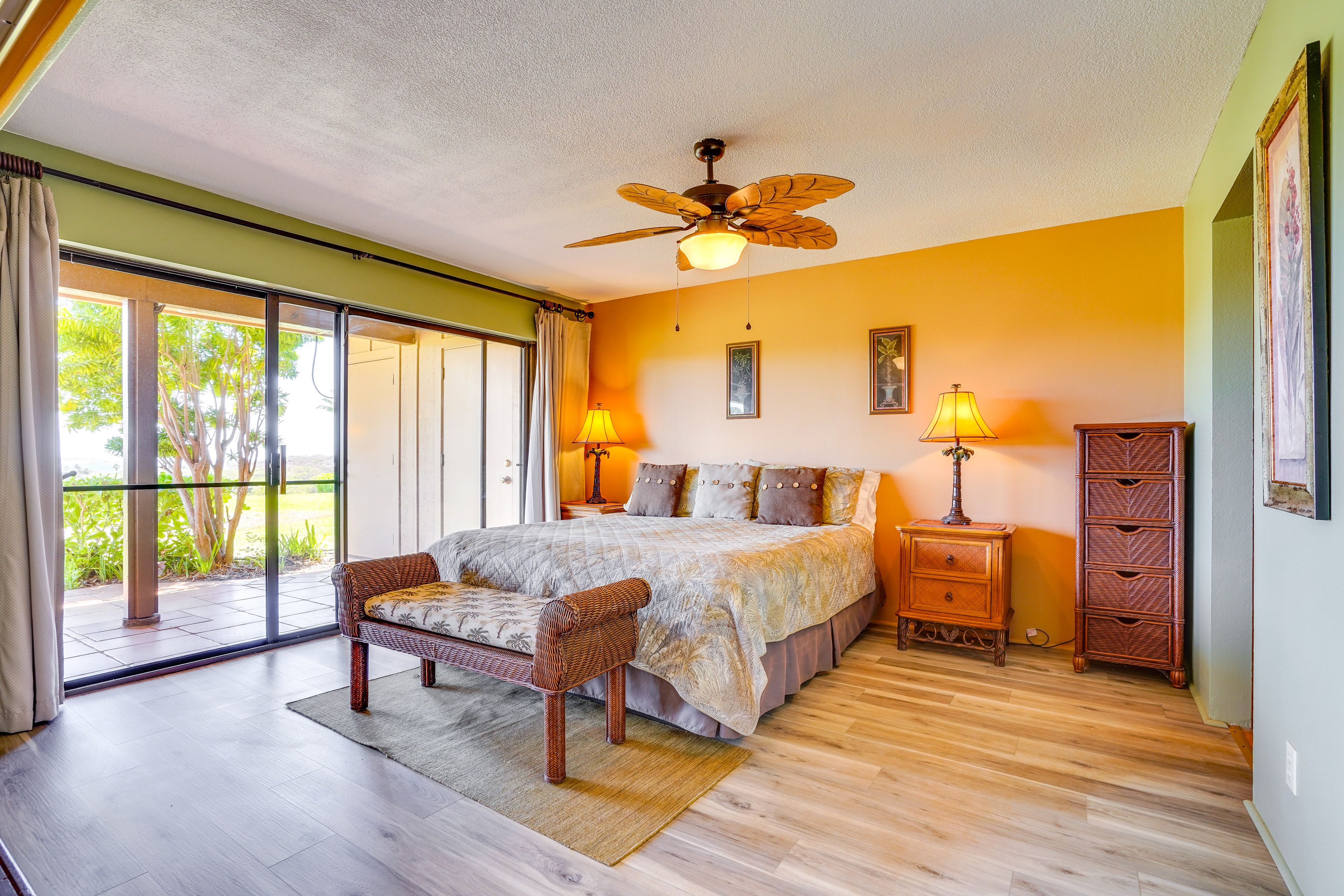Bedroom 1 | King Bed | Retractable Wall | En-Suite Bathroom