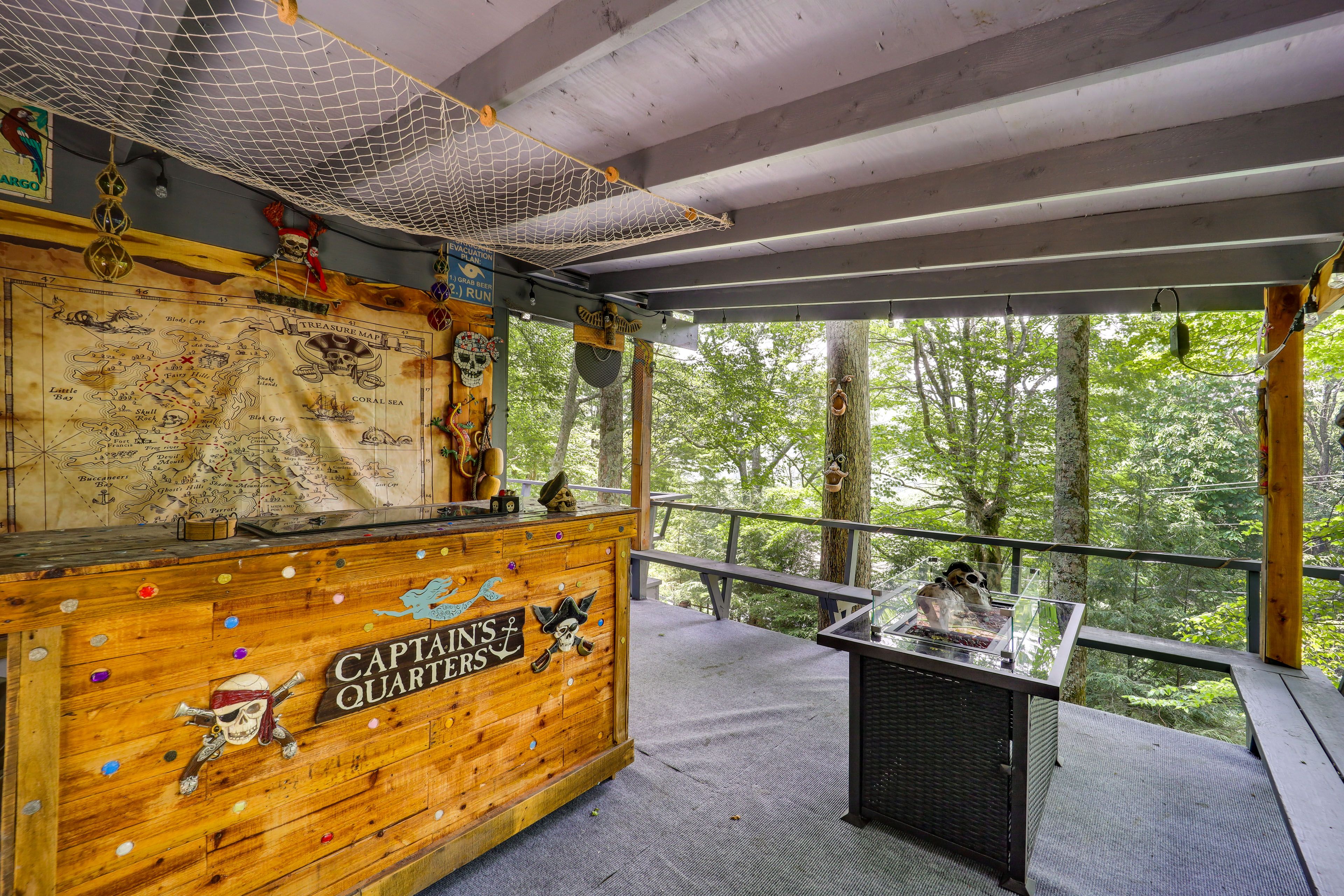 Pirate Tiki Bar | Fire Pit
