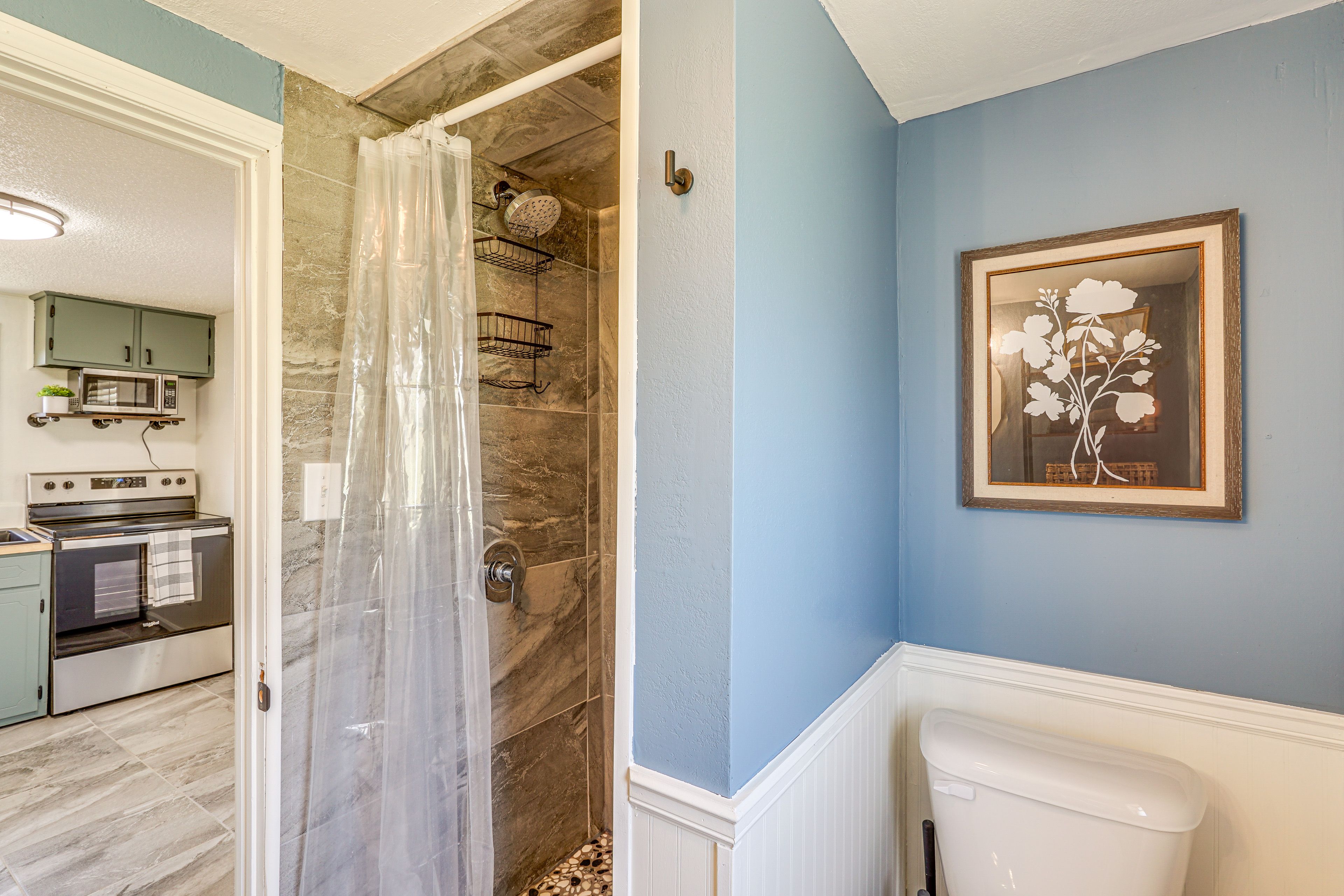 Full Bath | Towels Provided | Hair Dryer