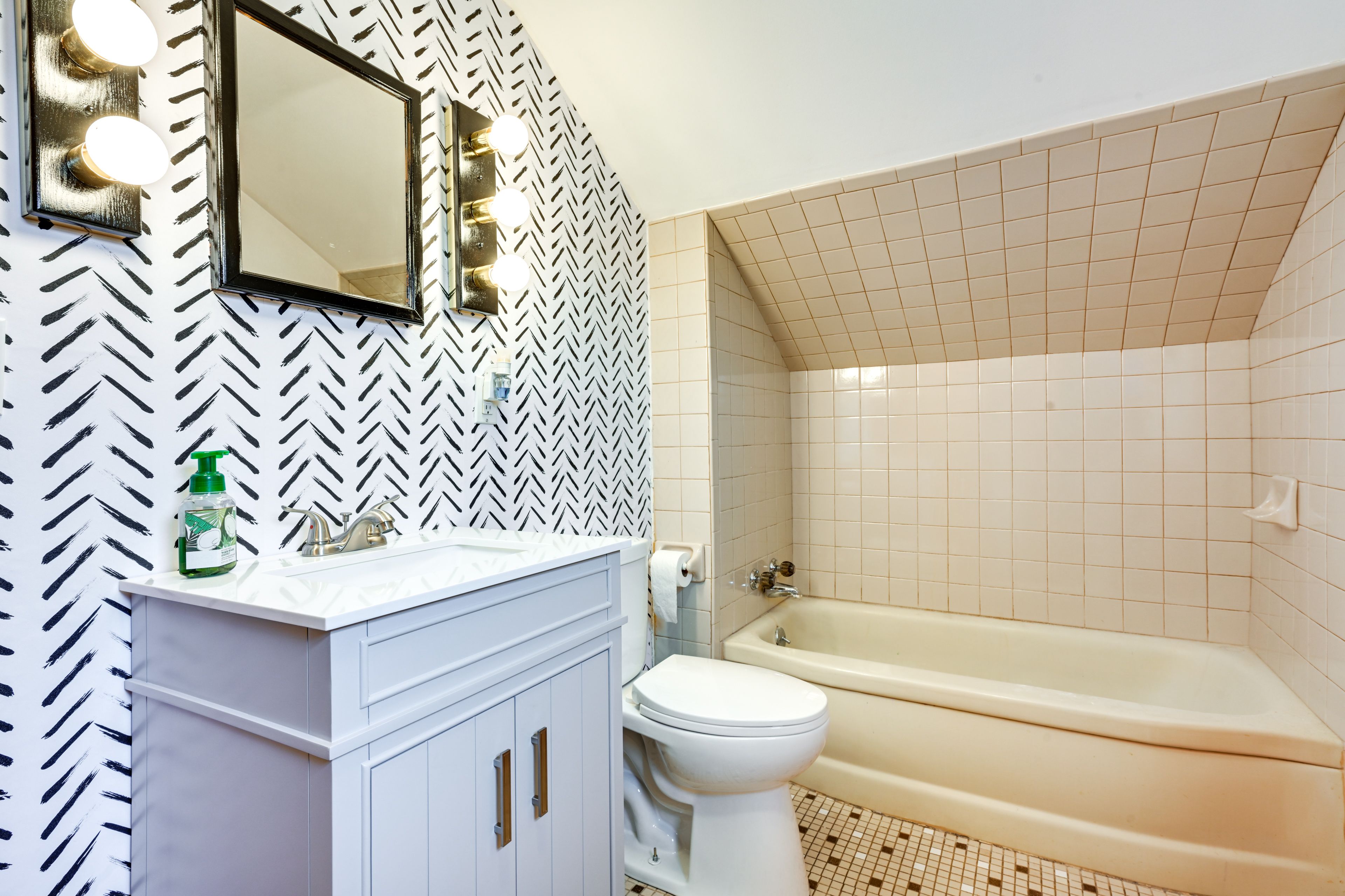 Full Bathroom
