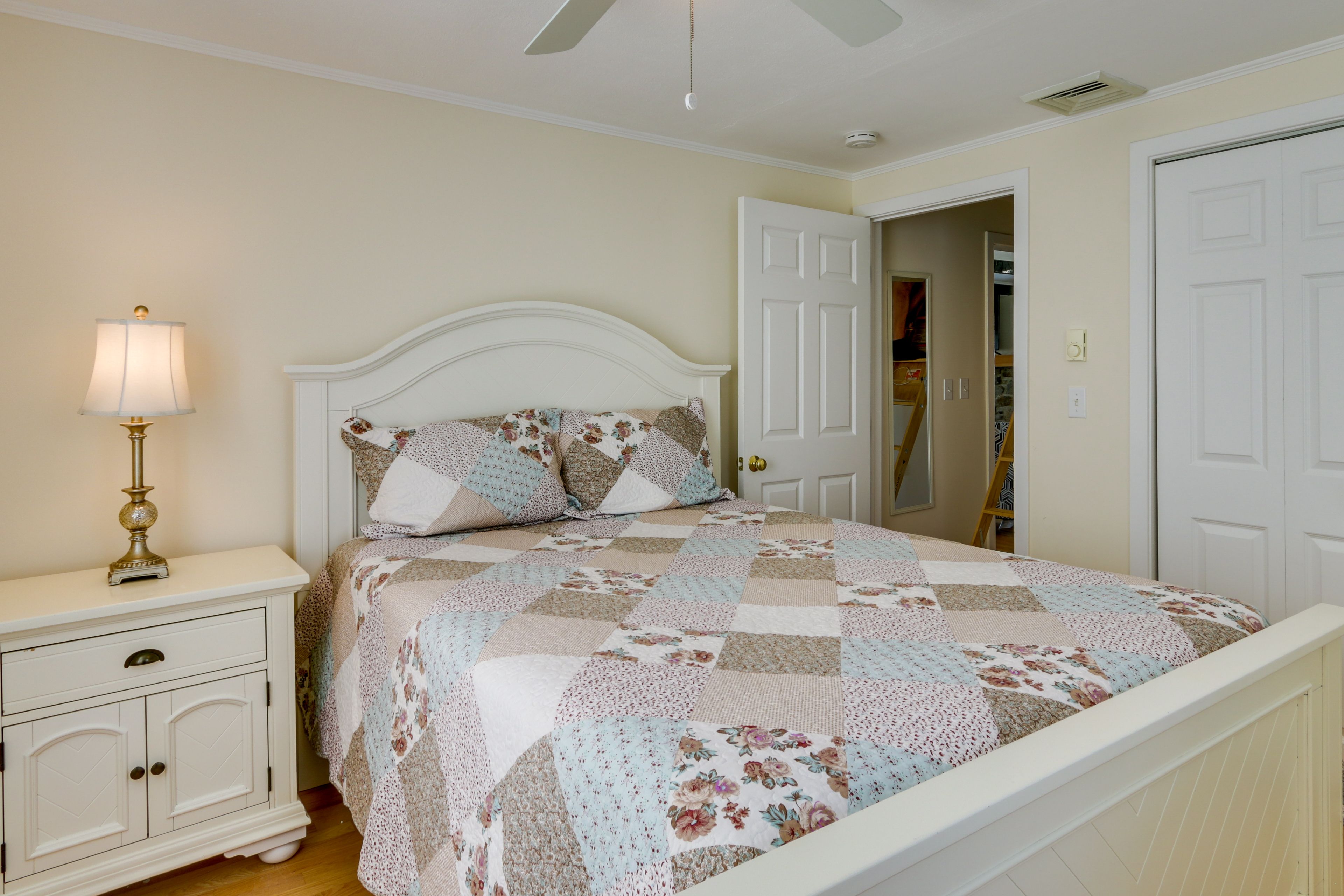 Bedroom 1 | Queen Bed | Linens Provided