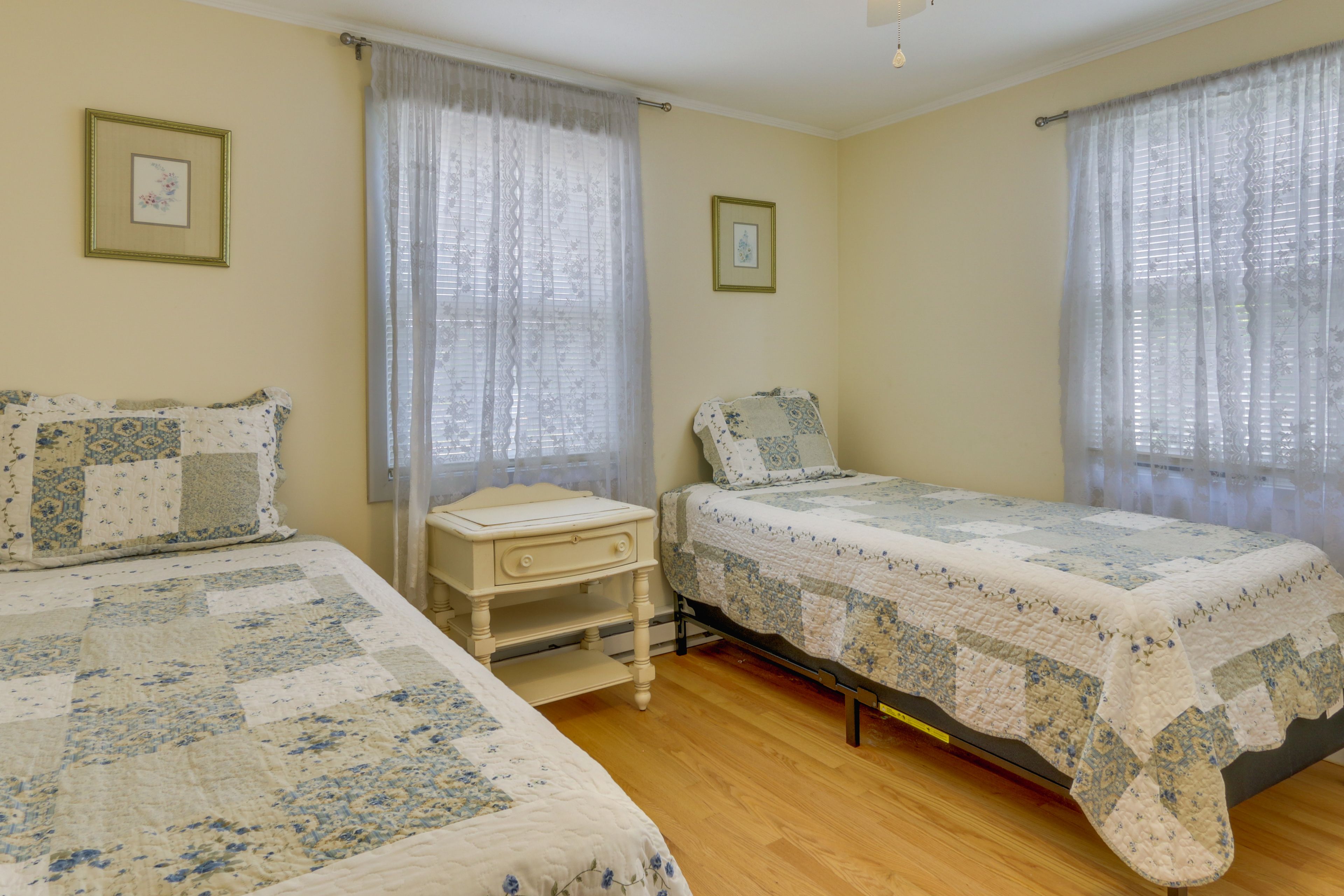 Bedroom 3 | 2 Twin Beds