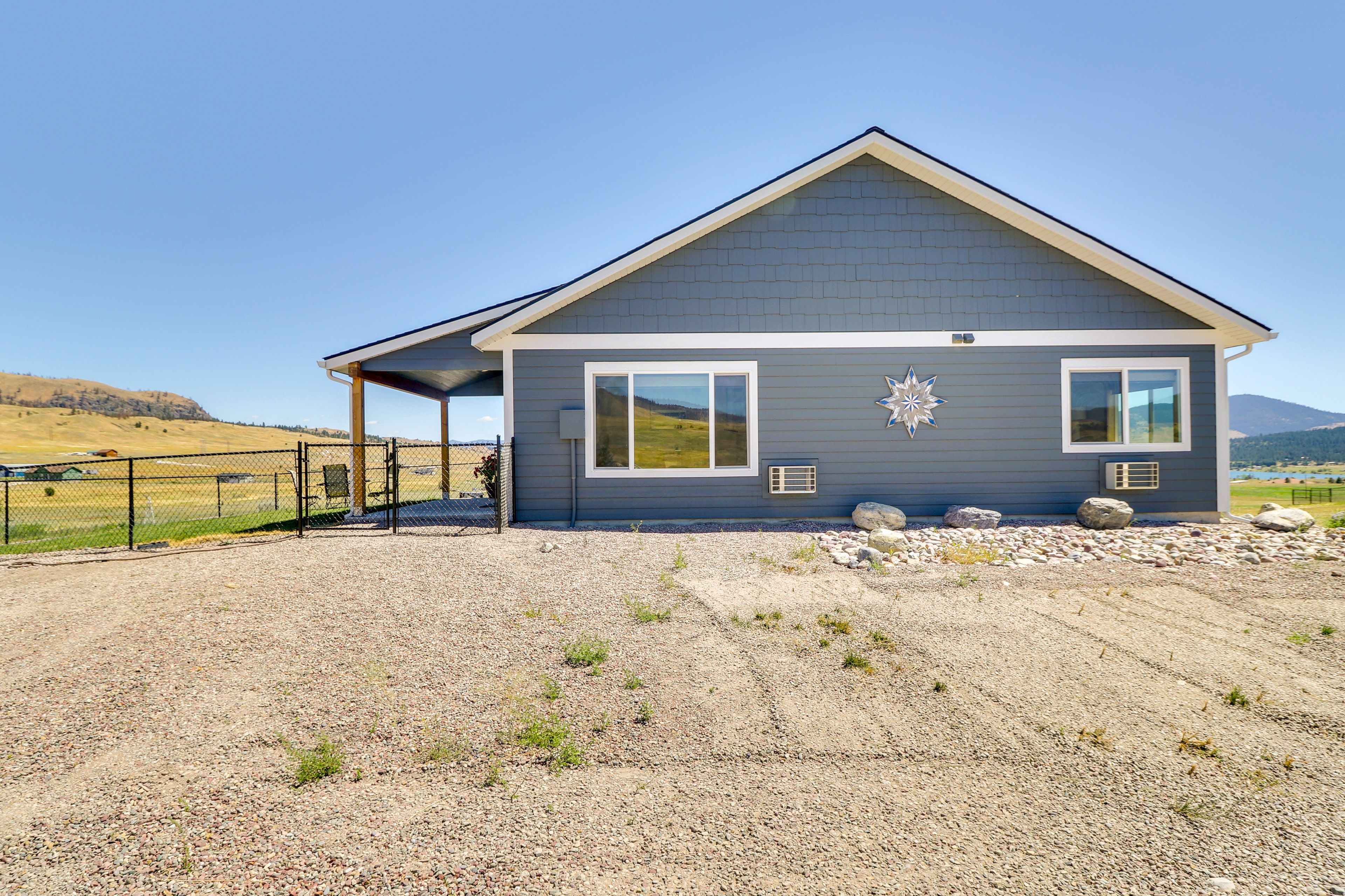 Parking | Driveway (4 Vehicles) | RV/Trailer Parking Allowed