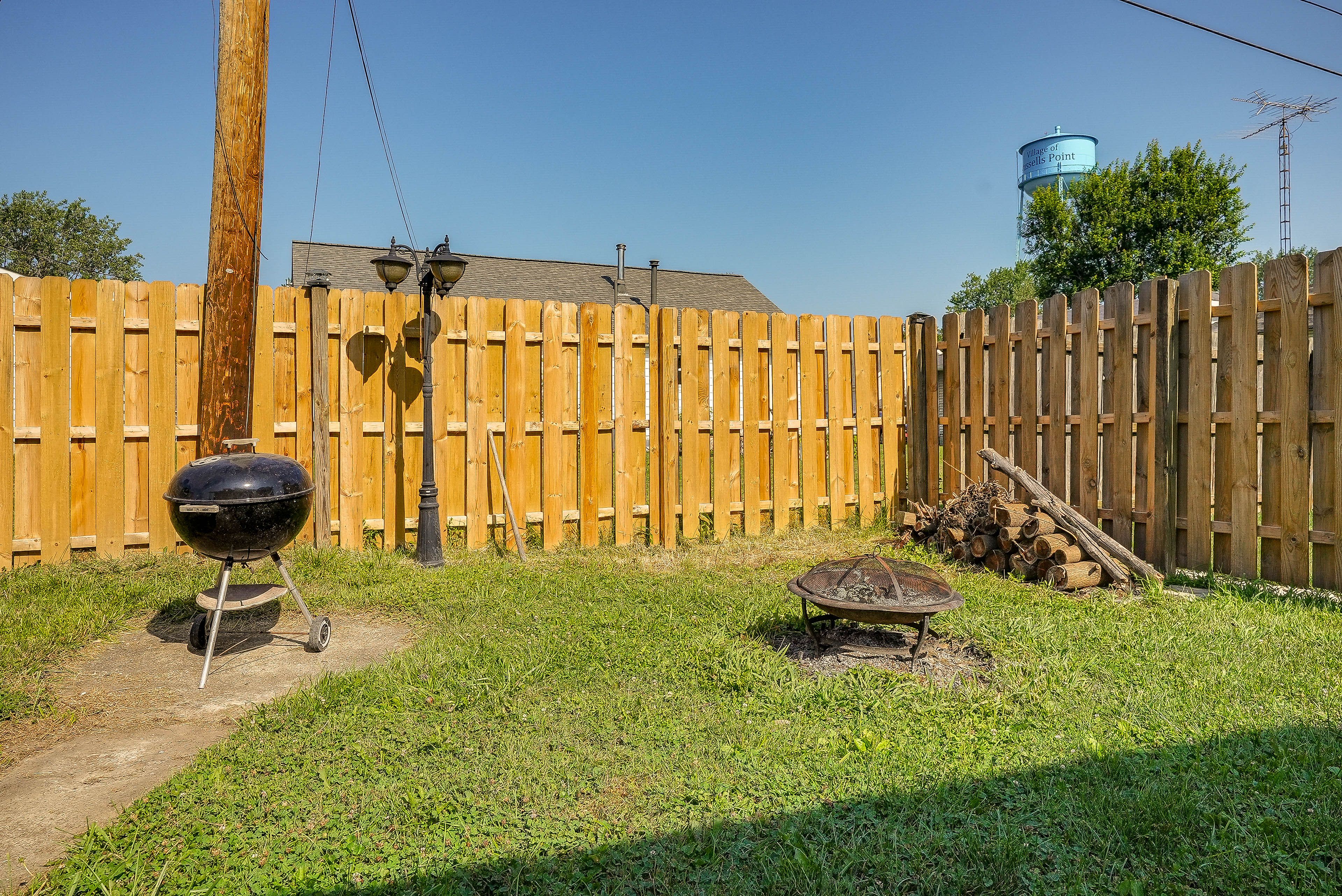 Fenced Yard | Charcoal Grill | Fire Pit