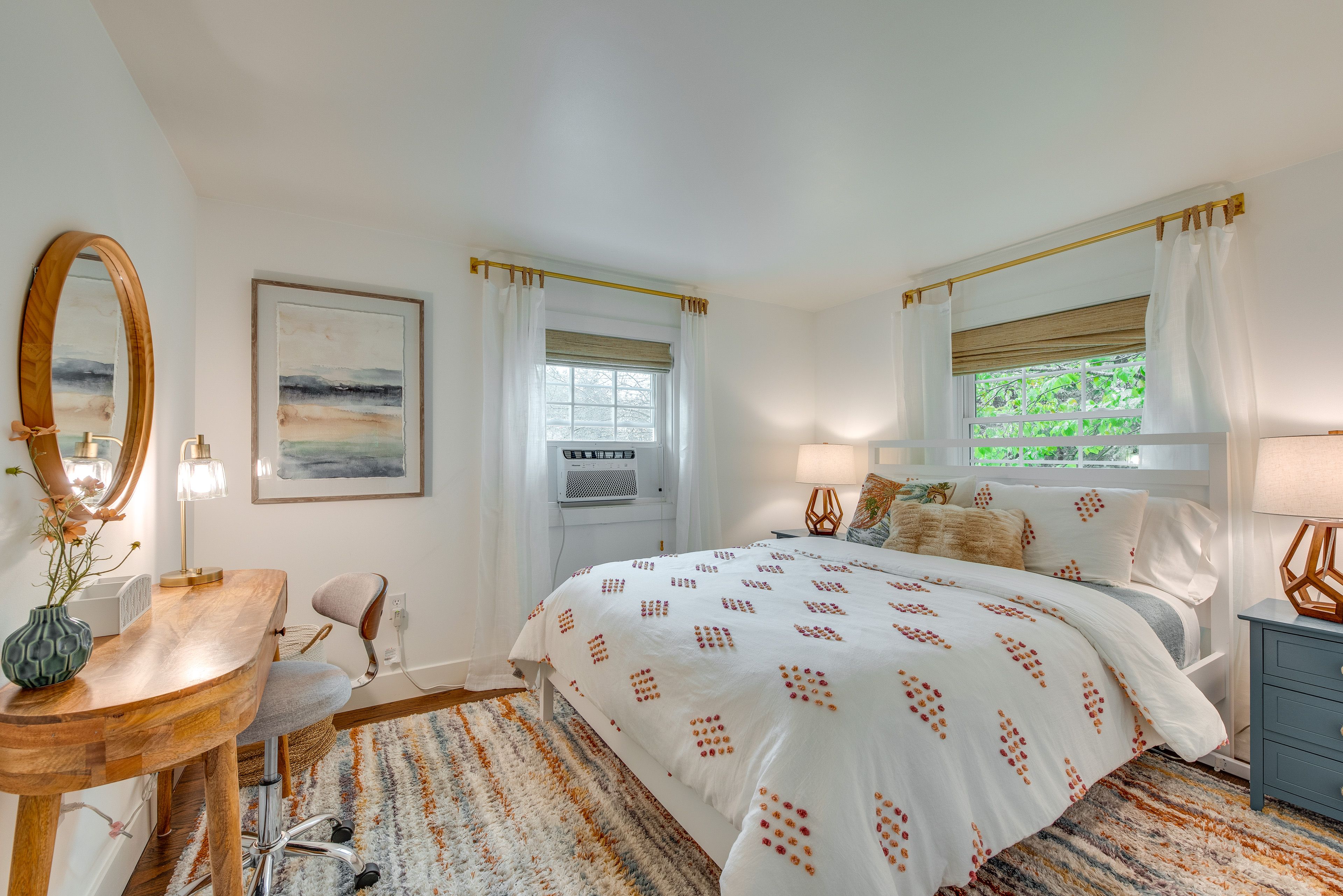 Bedroom 1 | Queen Bed