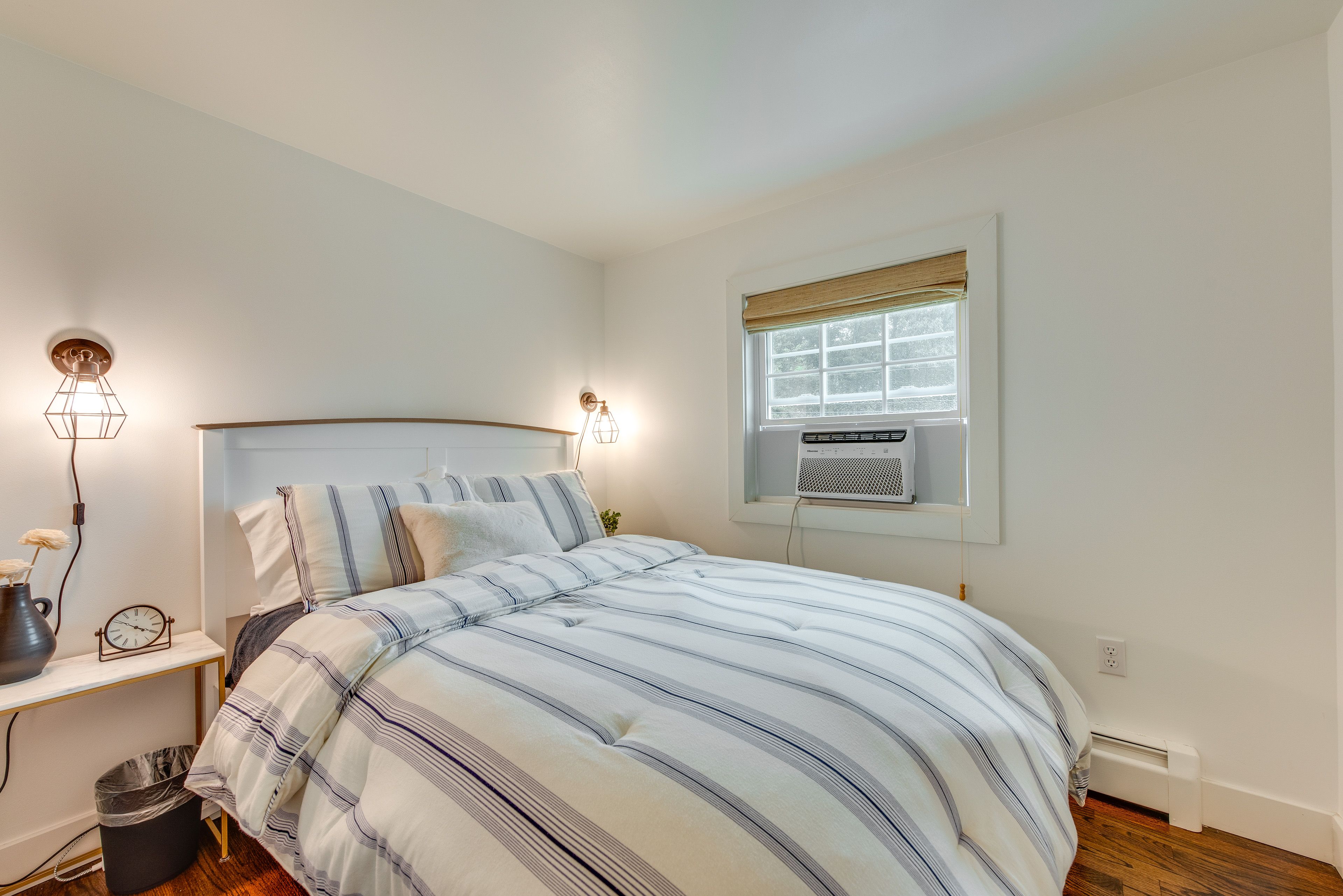 Bedroom 2 | Queen Bed