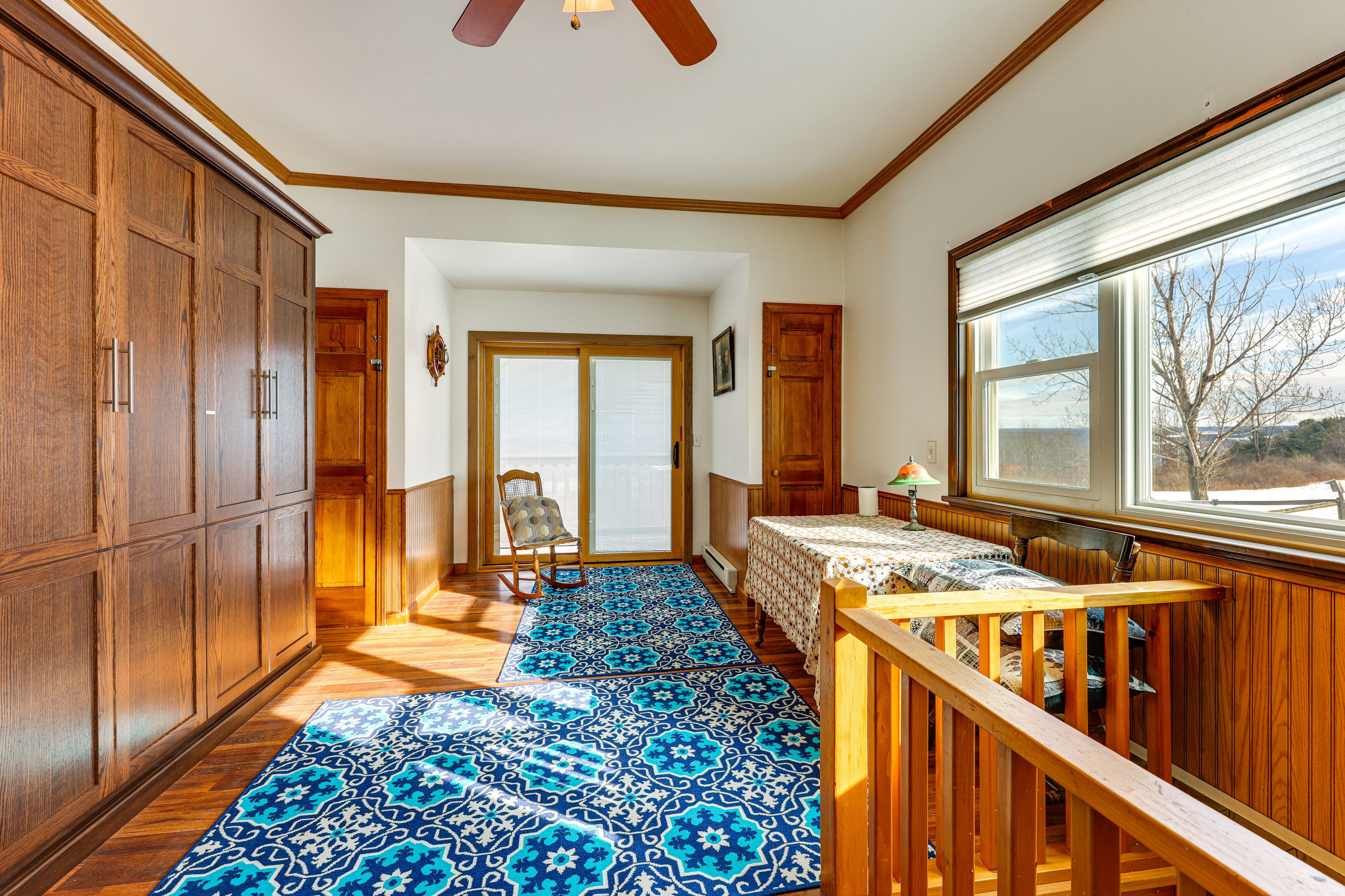 Upstairs Landing | Upper Level