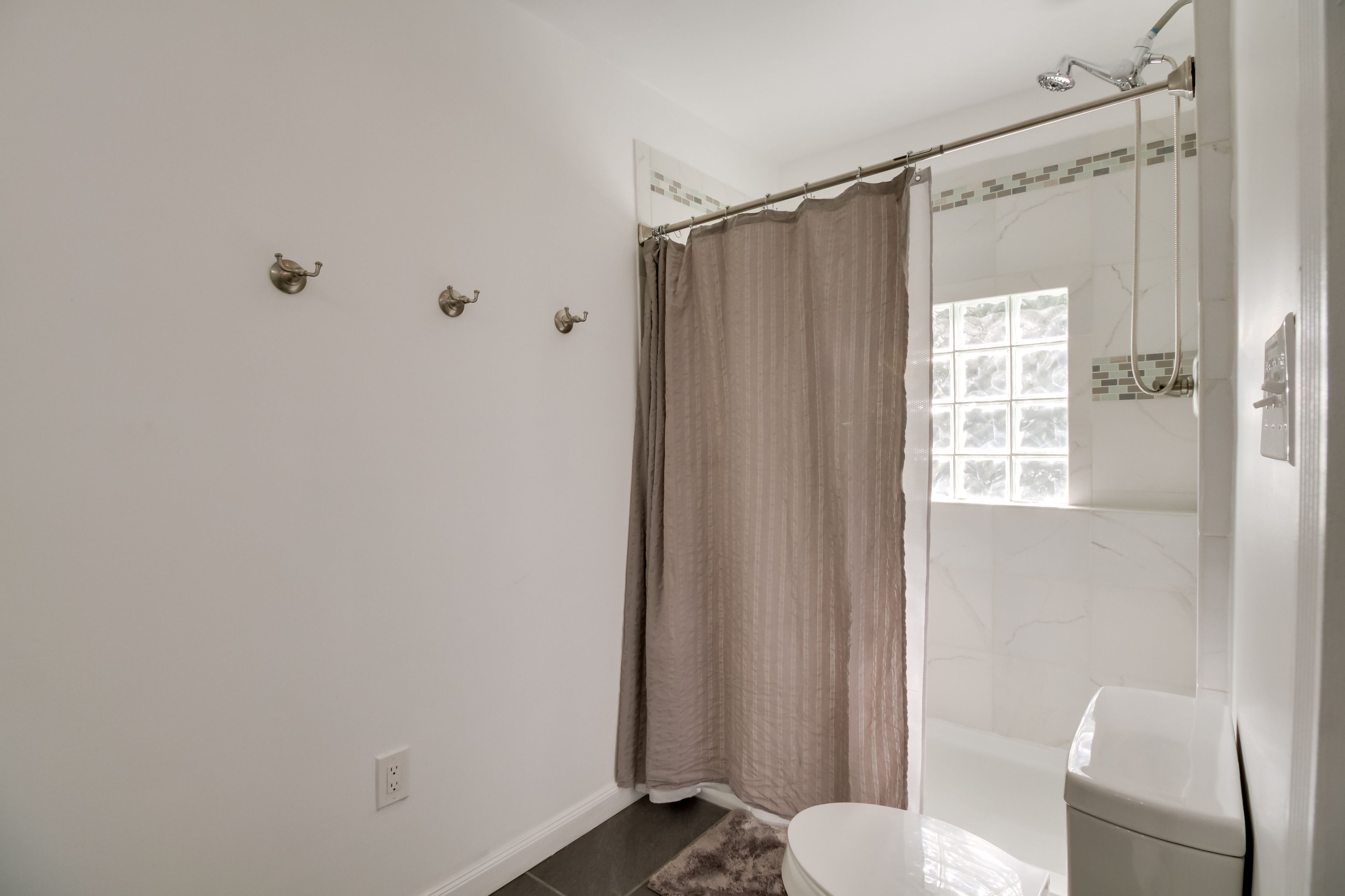Full Bathroom | 1st Floor | Walk-In Shower | Complimentary Toiletries
